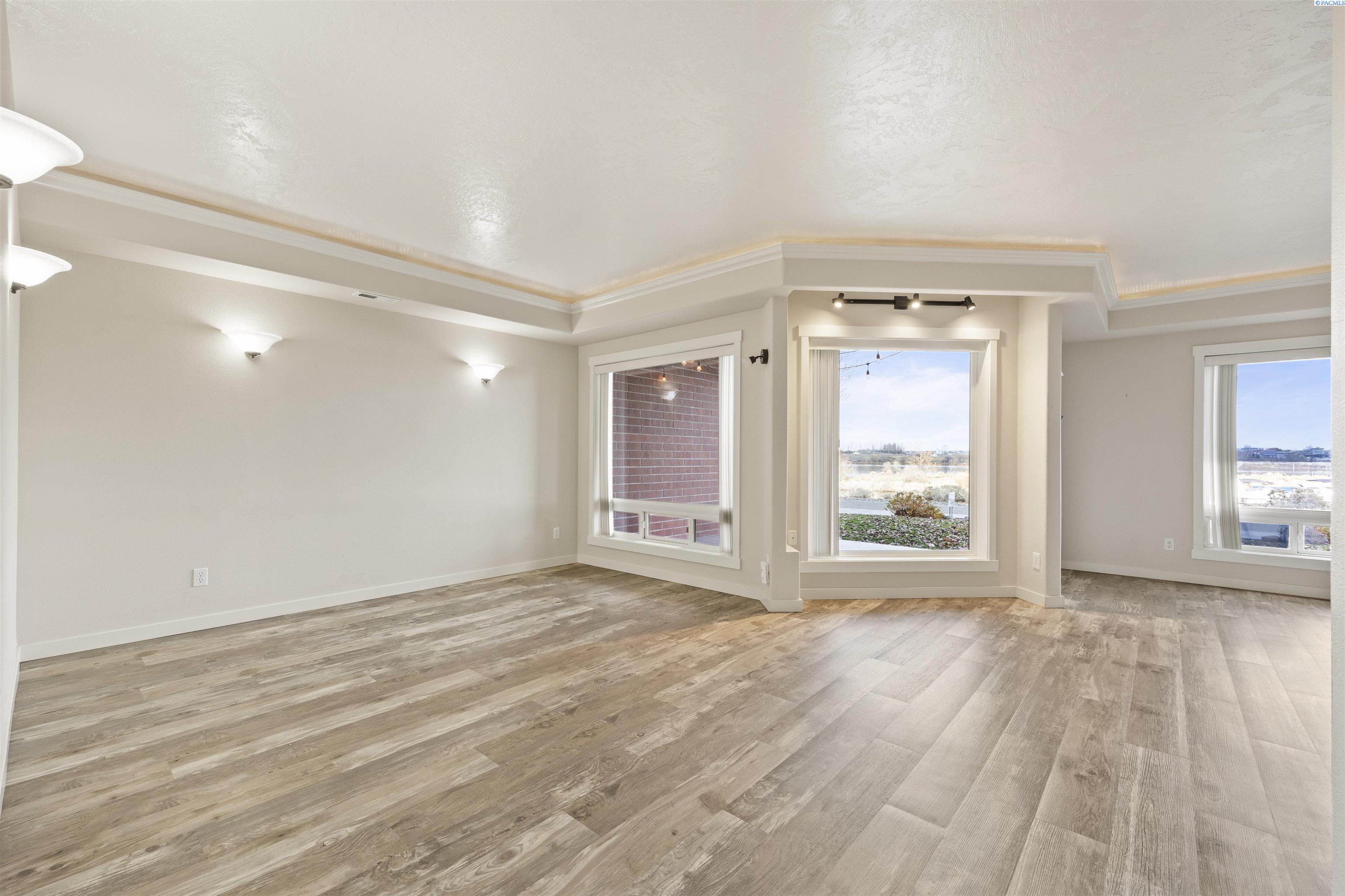 Photo 4 of Condo for sale at 300 Columbia Point Dr, Richland, WA 99352 | MLS# PAC294446 | Listing updated on 2026-10-13