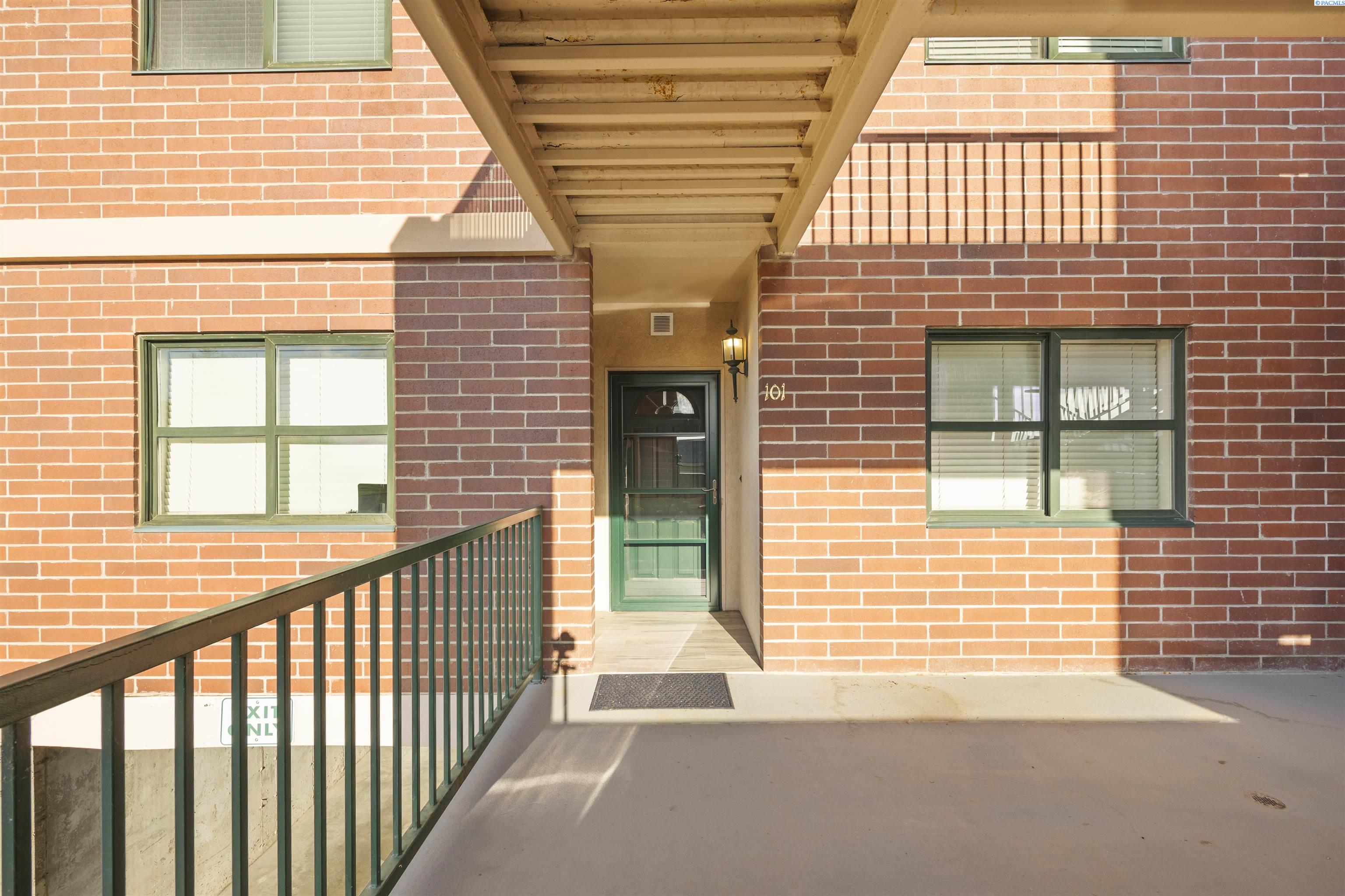 Photo 1 of Condo for sale at 300 Columbia Point Dr, Richland, WA 99352 | MLS# PAC294446 | Listing updated on 2026-10-13
