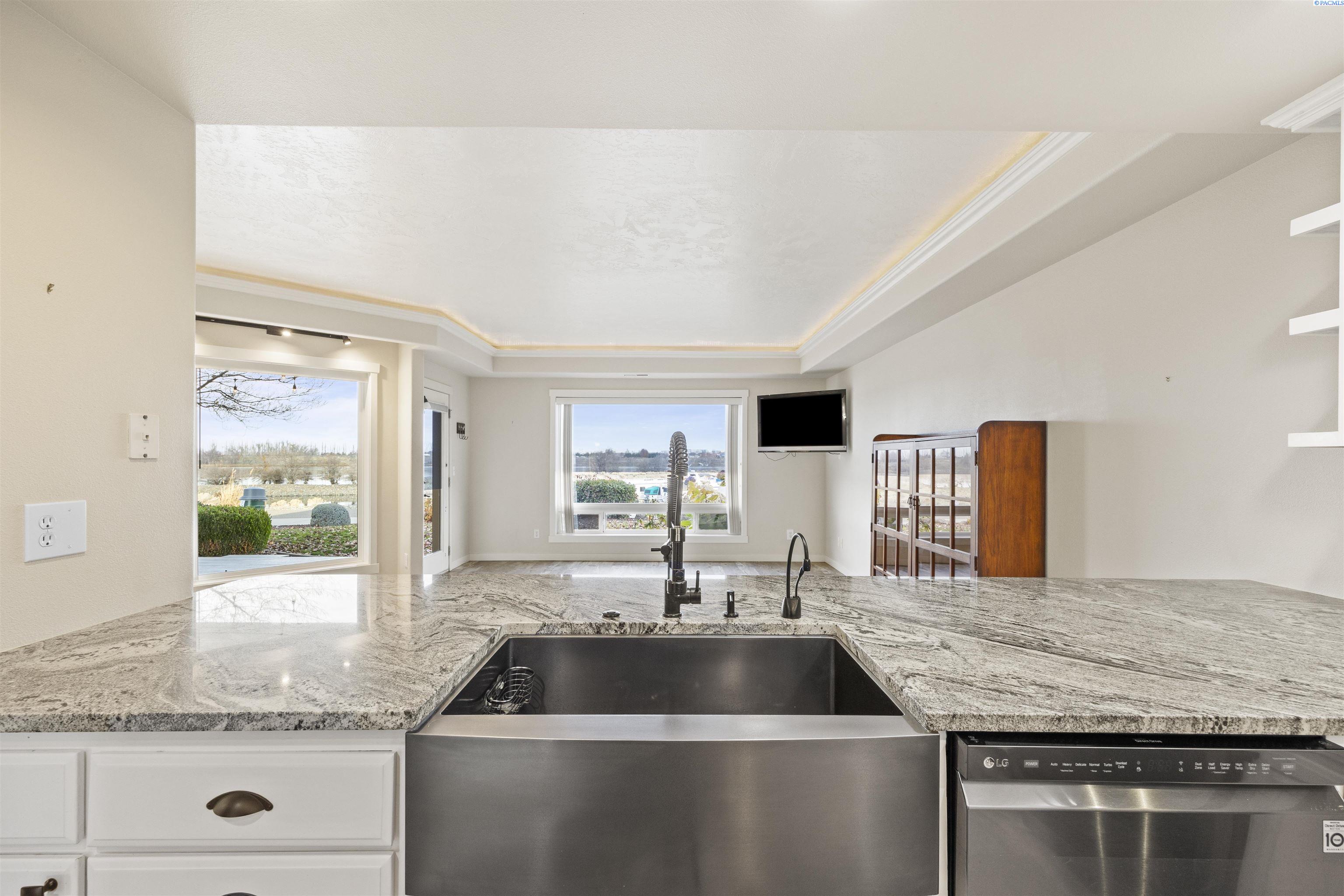 Photo 2 of Condo for sale at 300 Columbia Point Dr, Richland, WA 99352 | MLS# PAC294446 | Listing updated on 2026-10-13