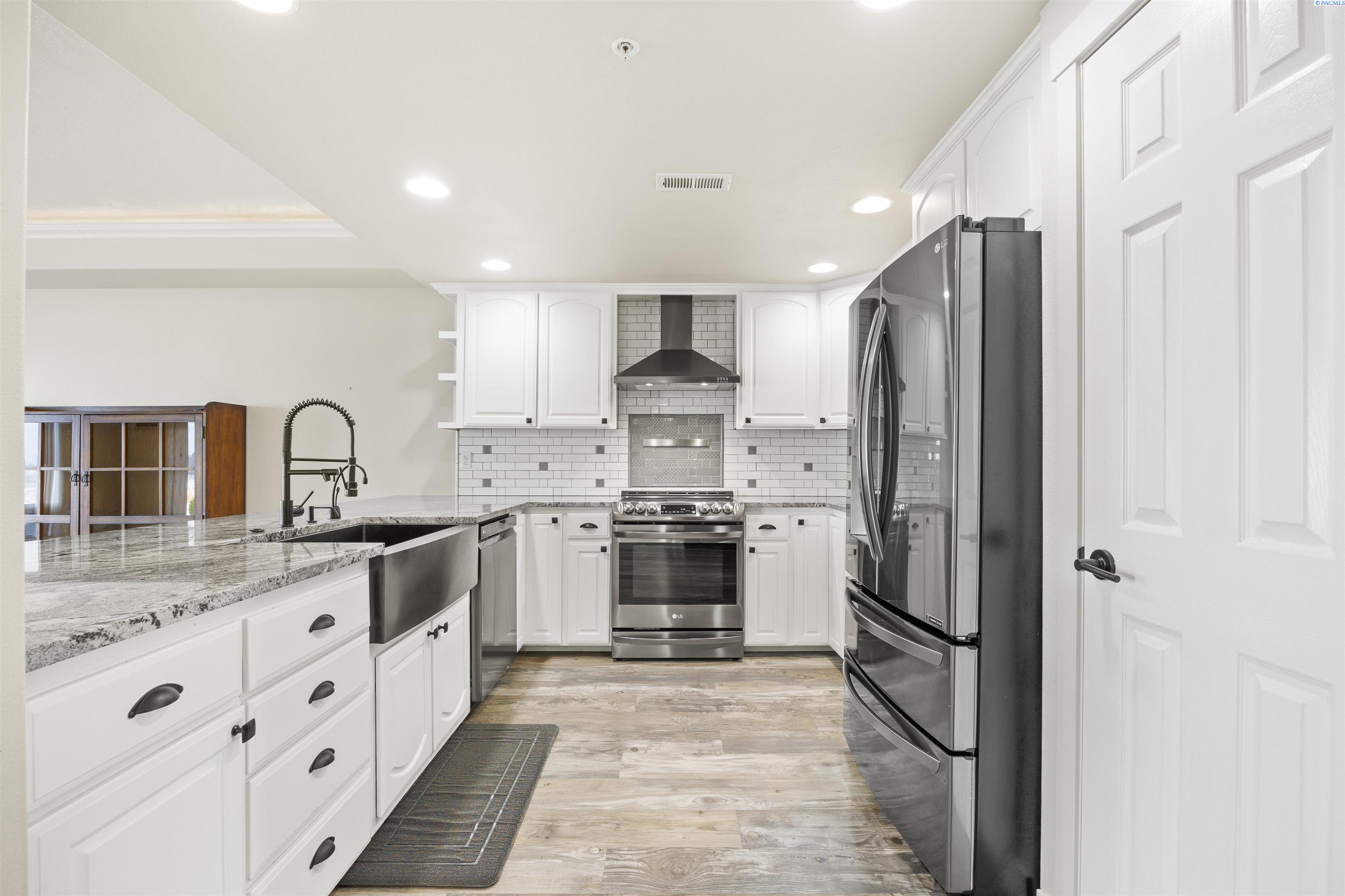 Condo for sale at 300 Columbia Point Dr, Richland, WA 99352 | MLS# PAC294446