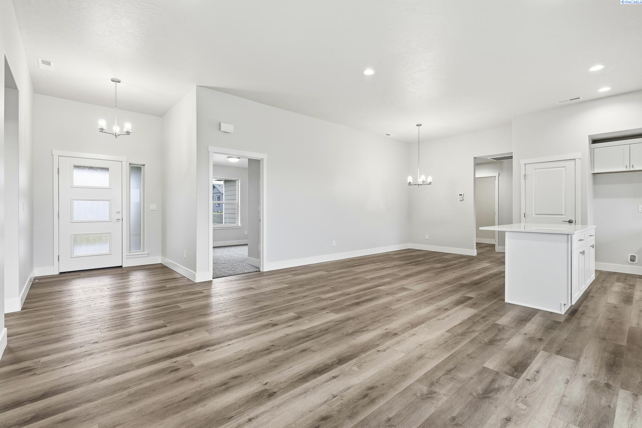 Photo 4 of Single family home for sale at 2888 S Roosevelt St, Kennewick, WA 99338 | MLS# PAC294475 | Listing updated on 2026-08-27