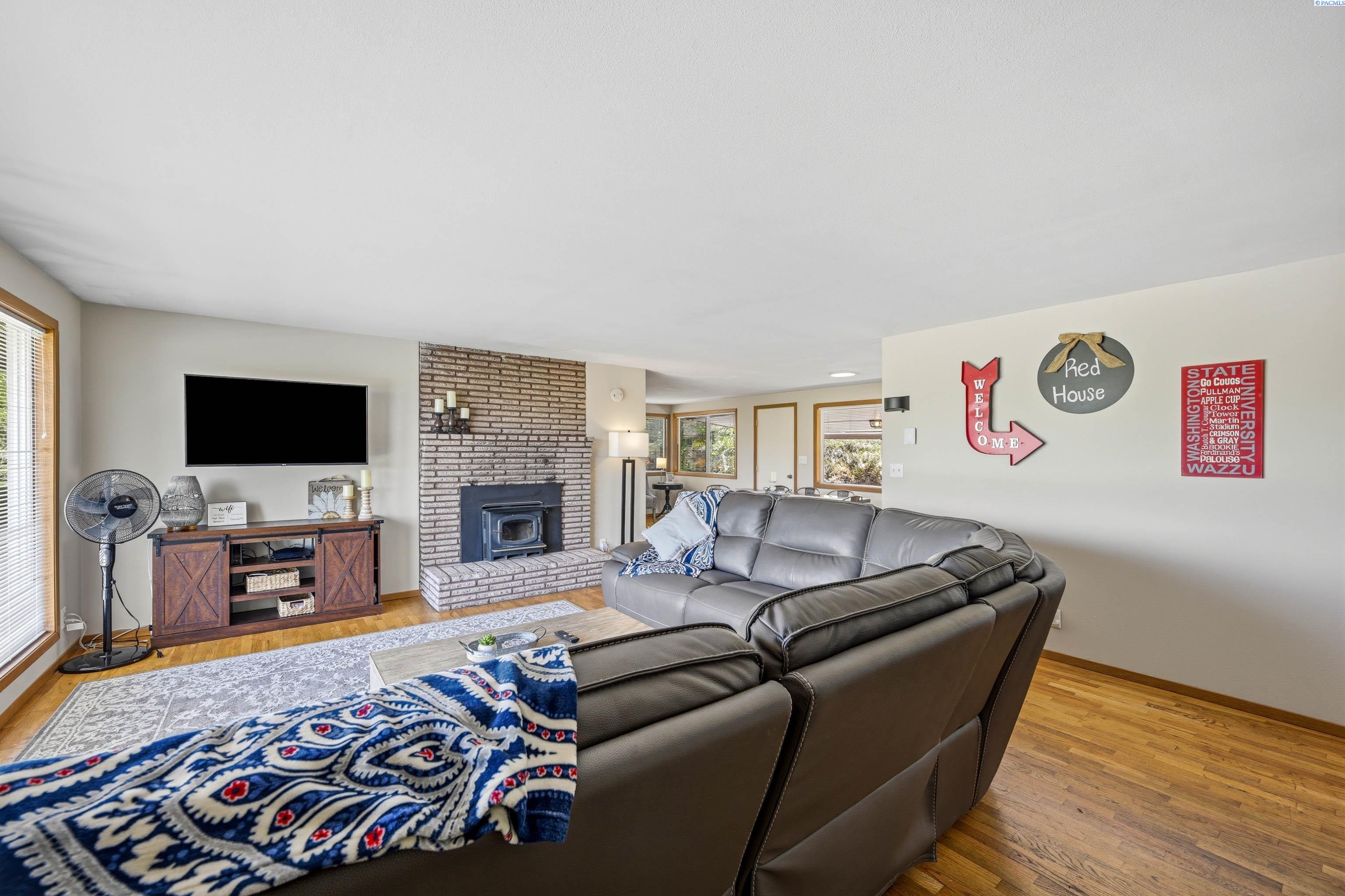 Photo 3 of Single family home for sale at 1825 NE Valley Rd, Pullman, WA 99163 | MLS# PAC294509 | Listing updated on 2026-07-10
