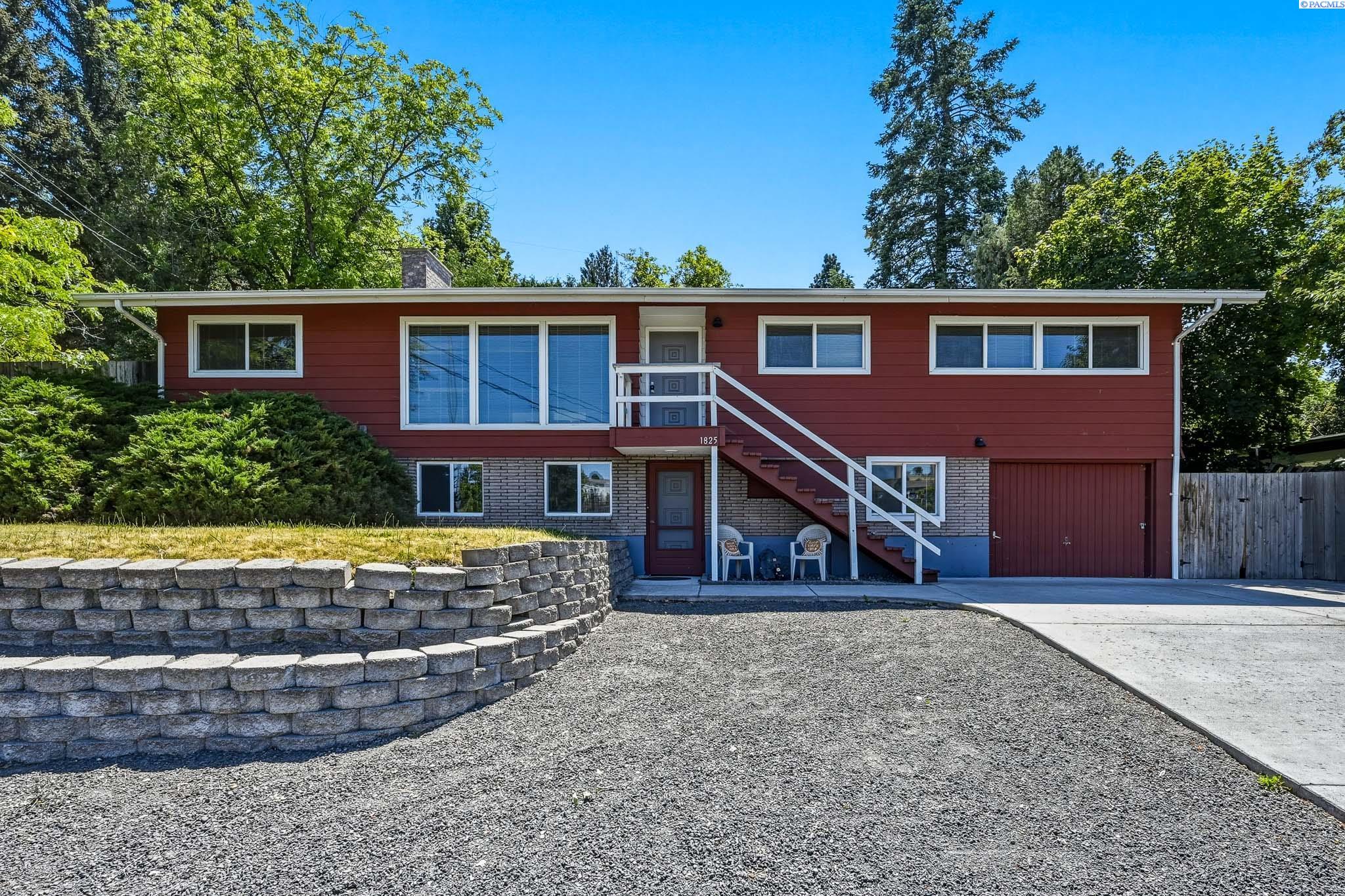 Photo 1 of Single family home for sale at 1825 Ne Valley Rd, Pullman, WA 99163 | MLS# PAC294509 | Listing updated on 2026-07-10