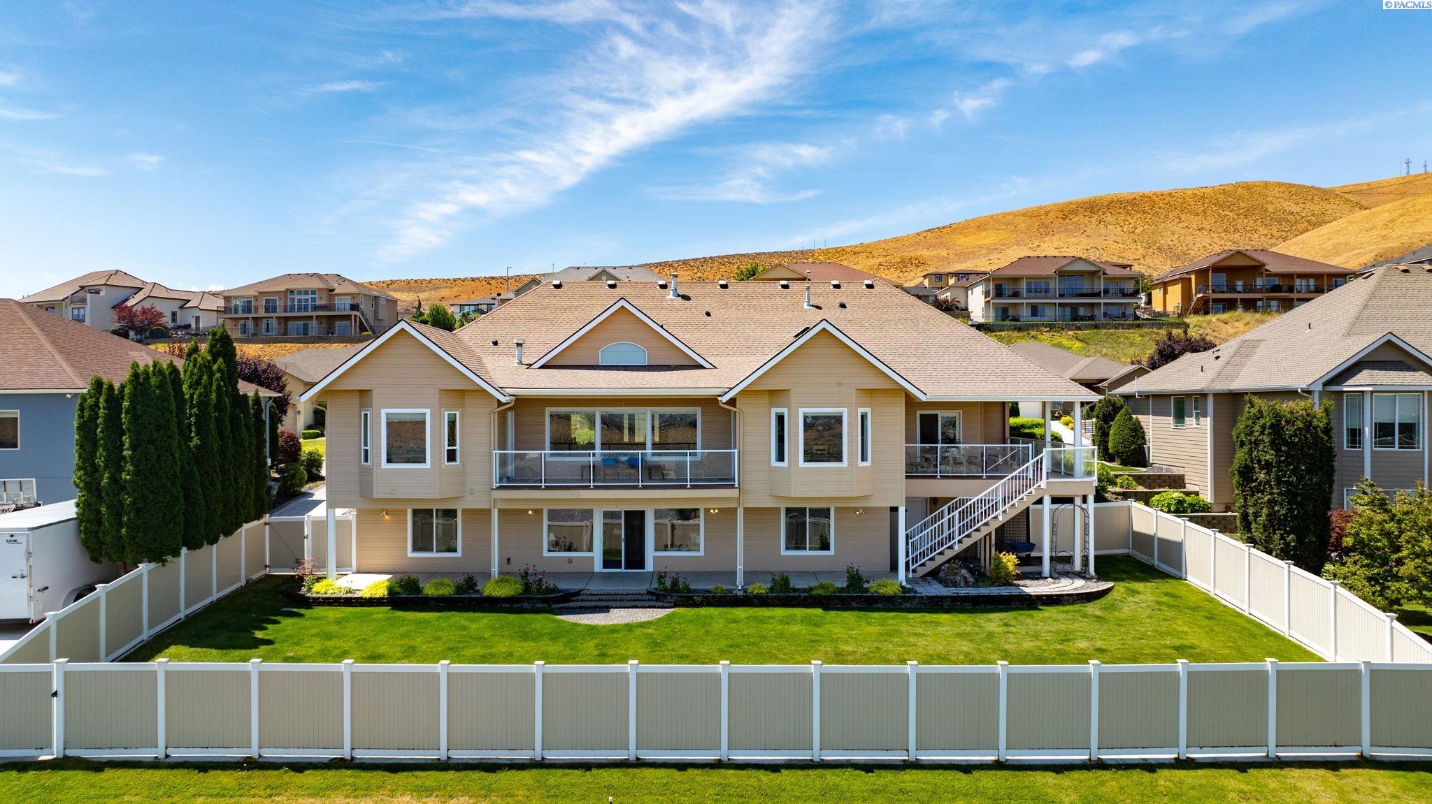 Photo 4 of Single family home for sale at 1626 Meadow Hills Dr, Richland, WA 99352 | MLS# PAC294510 | Listing updated on 2026-08-05