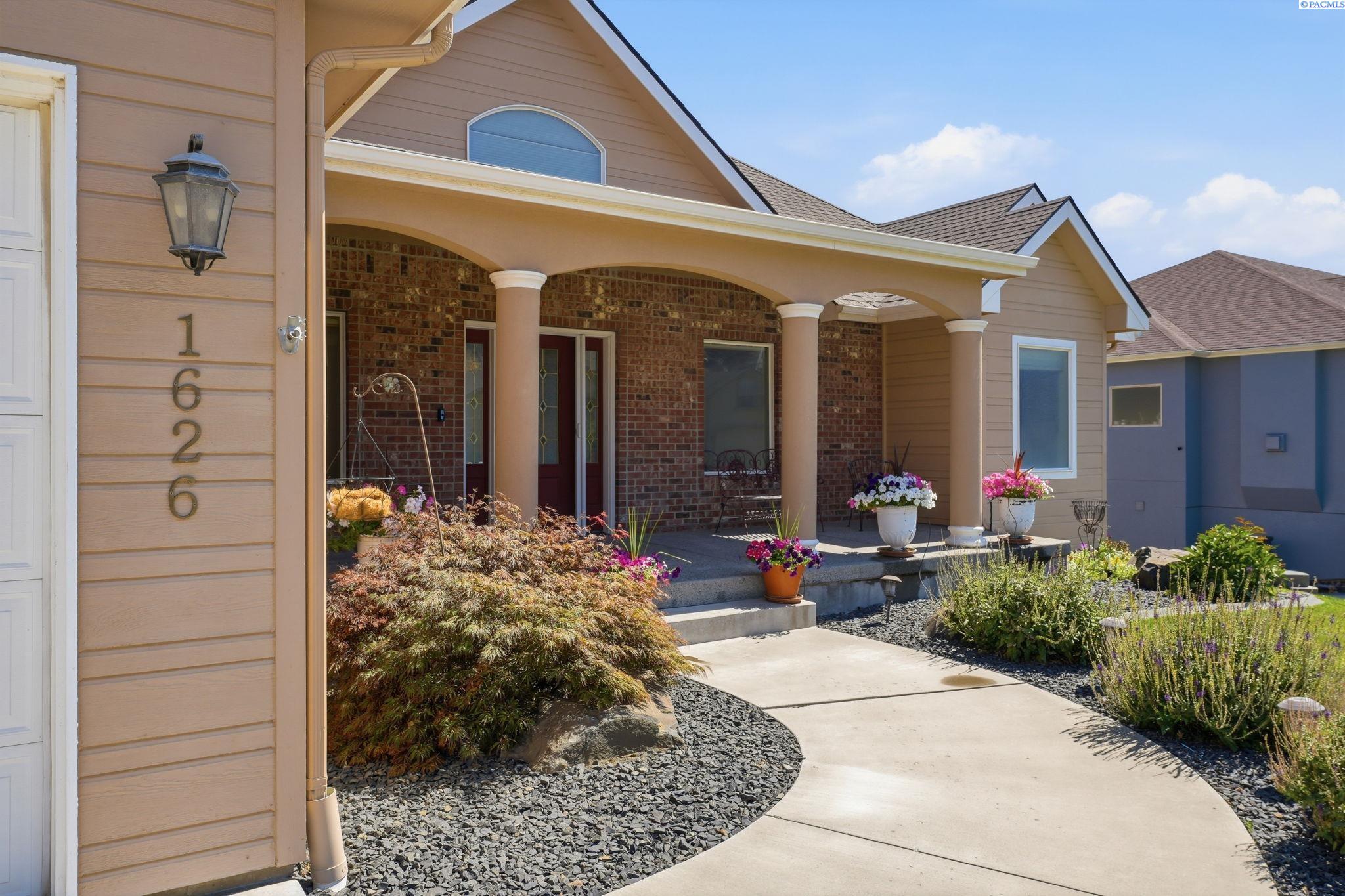 Photo 3 of Single family home for sale at 1626 Meadow Hills Dr, Richland, WA 99352 | MLS# PAC294510 | Listing updated on 2026-08-05