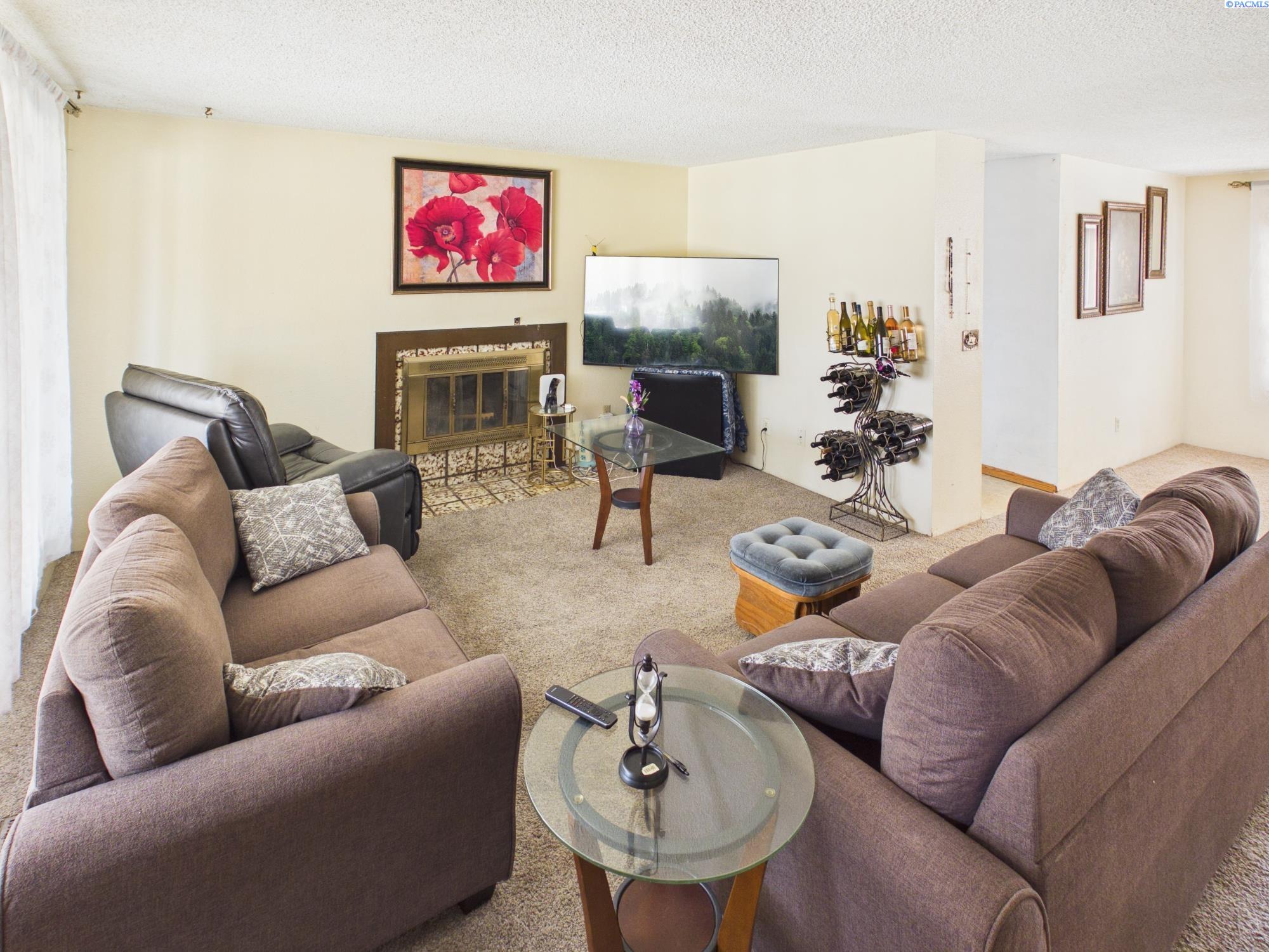 Photo 3 of Single family home for sale at 2011 18th Avenue, Kennewick, WA 99337 | MLS# PAC294547 | Listing updated on 2026-10-13