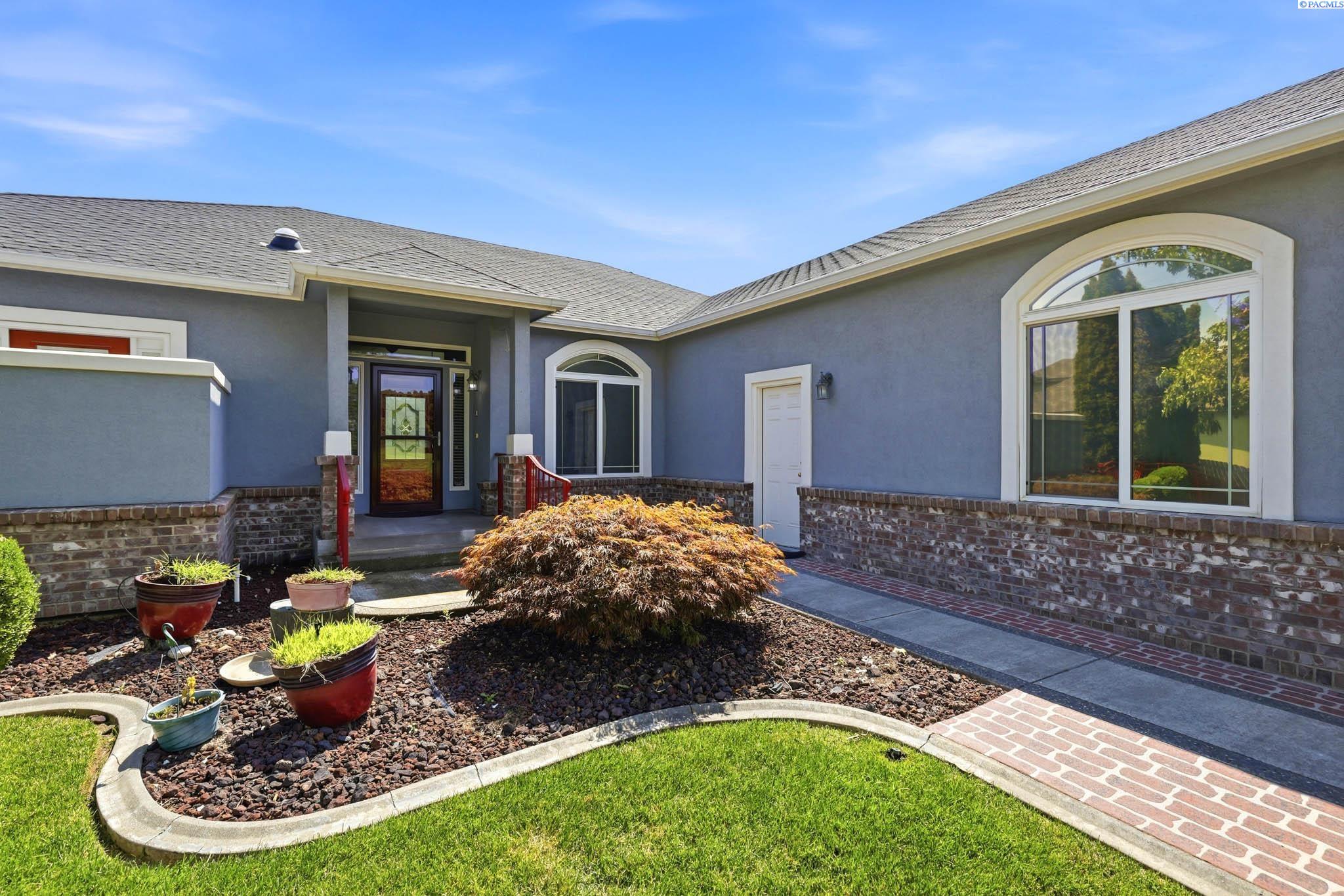 Photo 3 of Single family home for sale at 4004 Desert Plateau Dr, Pasco, WA 99301 | MLS# PAC294551 | Listing updated on 2026-10-01
