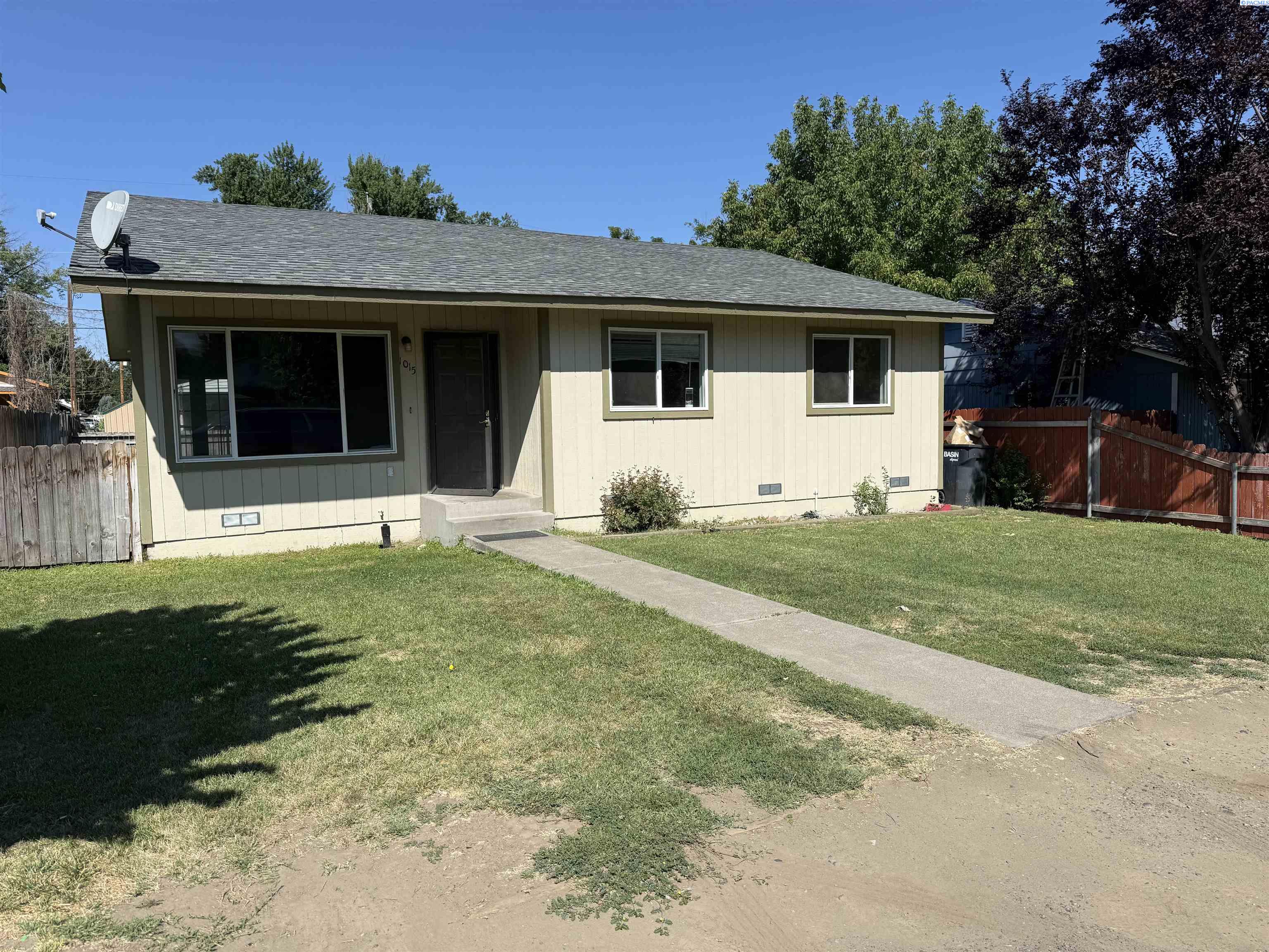 Photo 1 of Single family home for sale at 1015 Alice St, Prosser, WA 99350 | MLS# PAC294559 | Listing updated on 2026-10-09