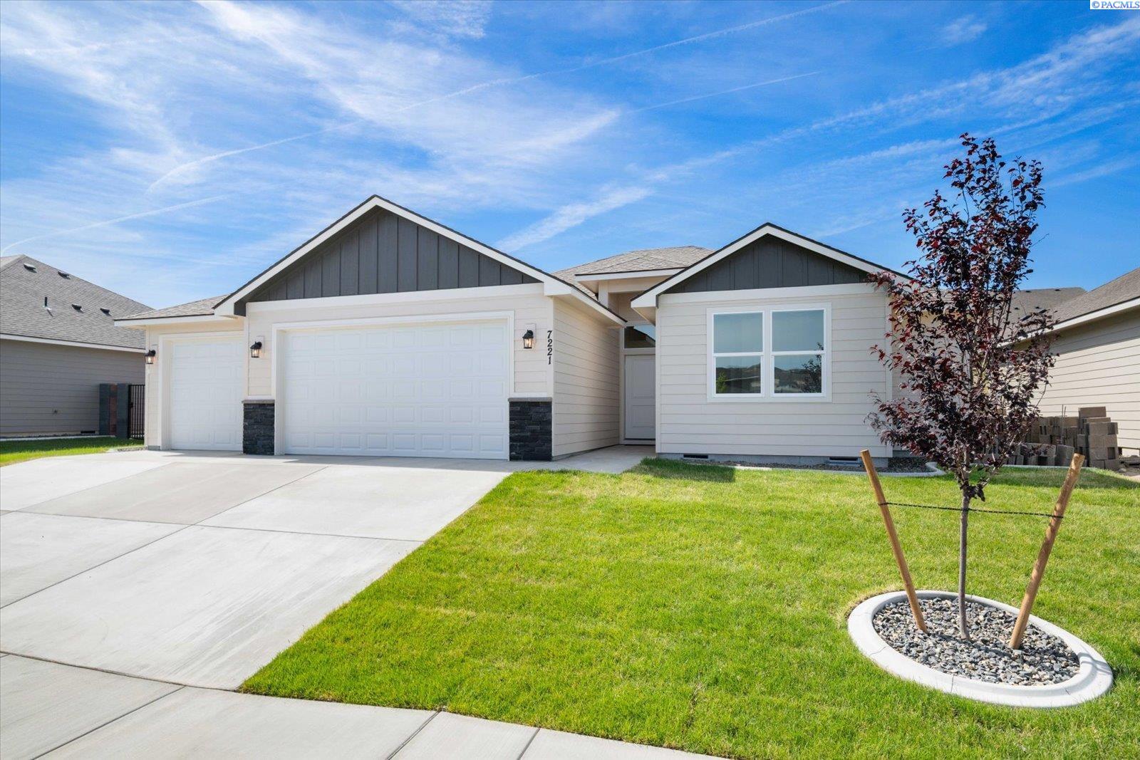 Photo 1 of Single family home for sale at 7221 W 29th Place, Kennewick, WA 99338 | MLS# PAC294589 | Listing updated on 2026-10-12
