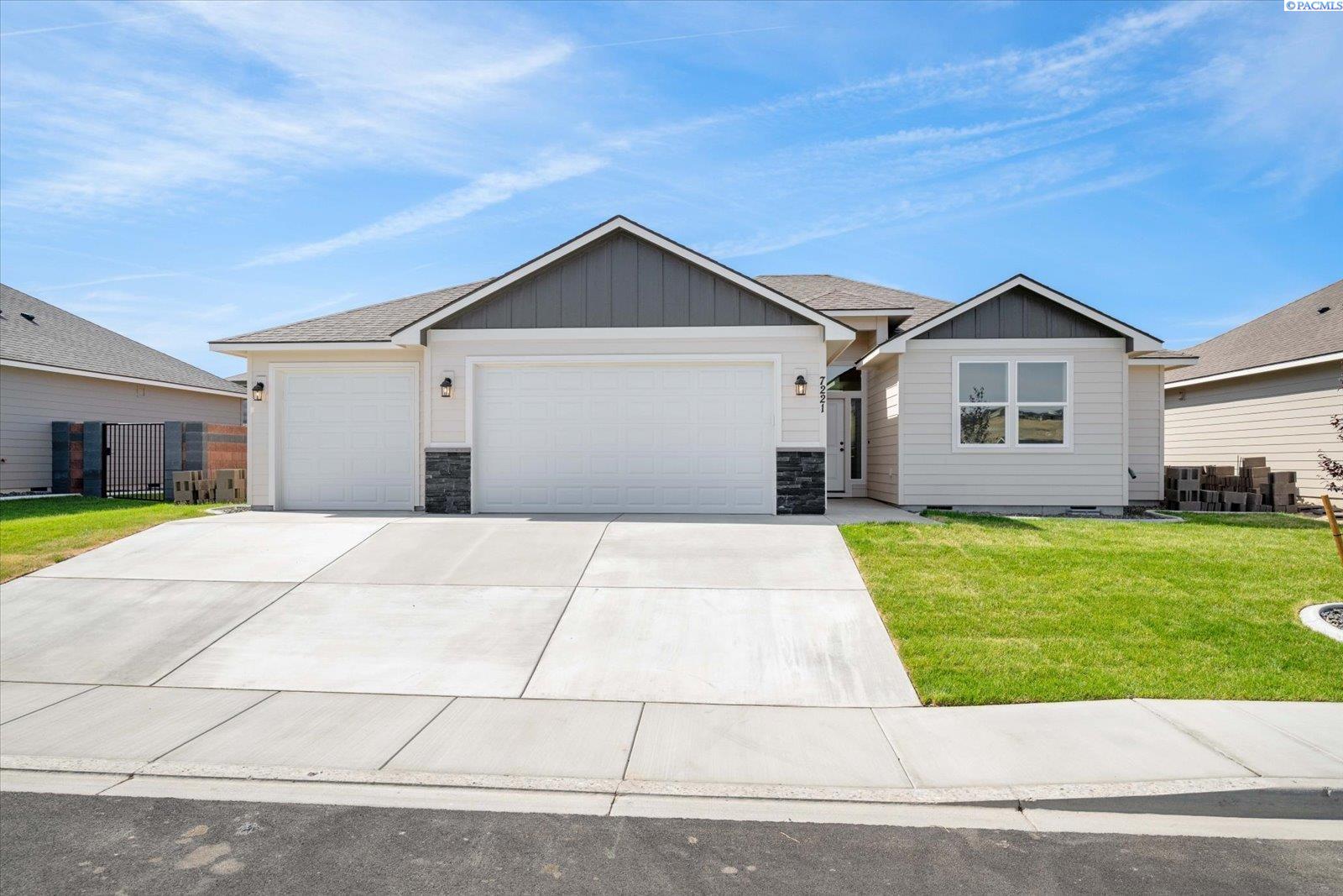 Photo 2 of Single family home for sale at 7221 W 29th Place, Kennewick, WA 99338 | MLS# PAC294589 | Listing updated on 2026-10-12
