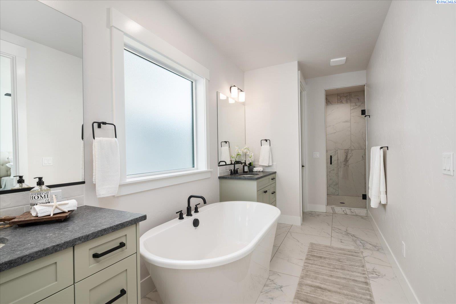 Photo 3 of Single family home for sale at 2354 Waterhill Ave, Richland, WA 99352 | MLS# PAC294599 | Listing updated on 2026-10-10