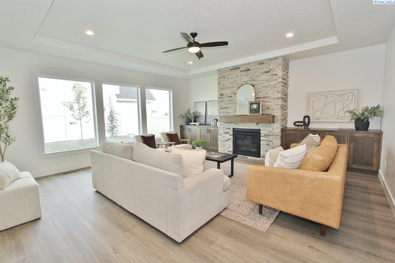 Photo 2 of Single family home for sale at 713 Cortona Way, Richland, WA 99352 | MLS# PAC294601 | Listing updated on 2026-10-13