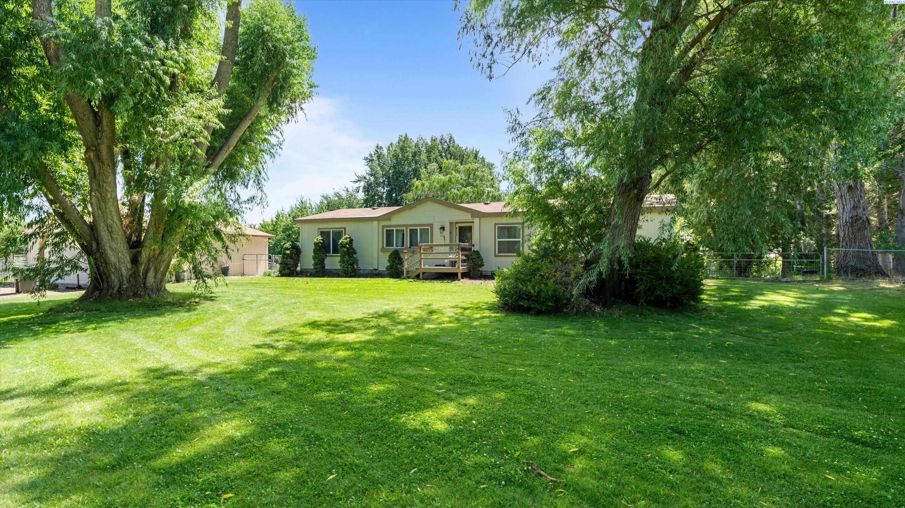 Manufactured home for sale at 1011 Babs Ave, Benton City, WA 99320 | MLS# PAC294608
