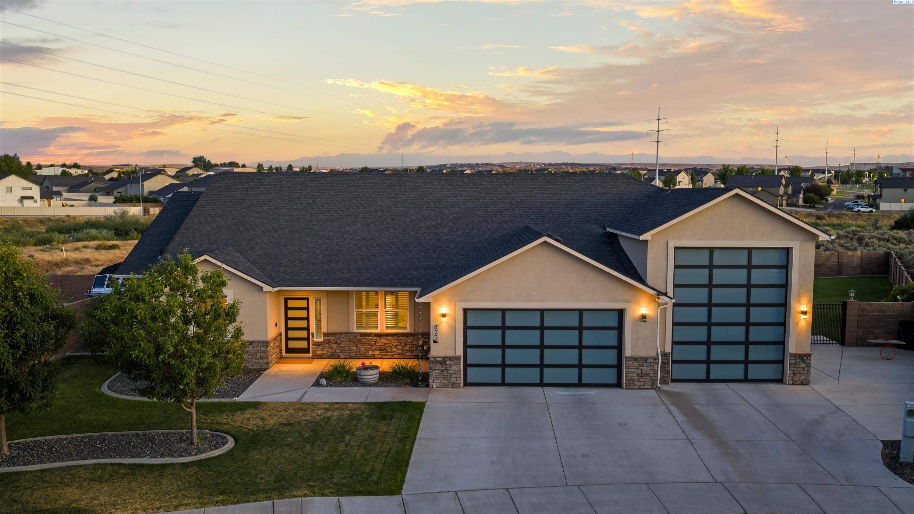 Photo 1 of Single family home for sale at 825 Meadow Dr S, Richland, WA 99352 | MLS# PAC294625 | Listing updated on 2026-08-23