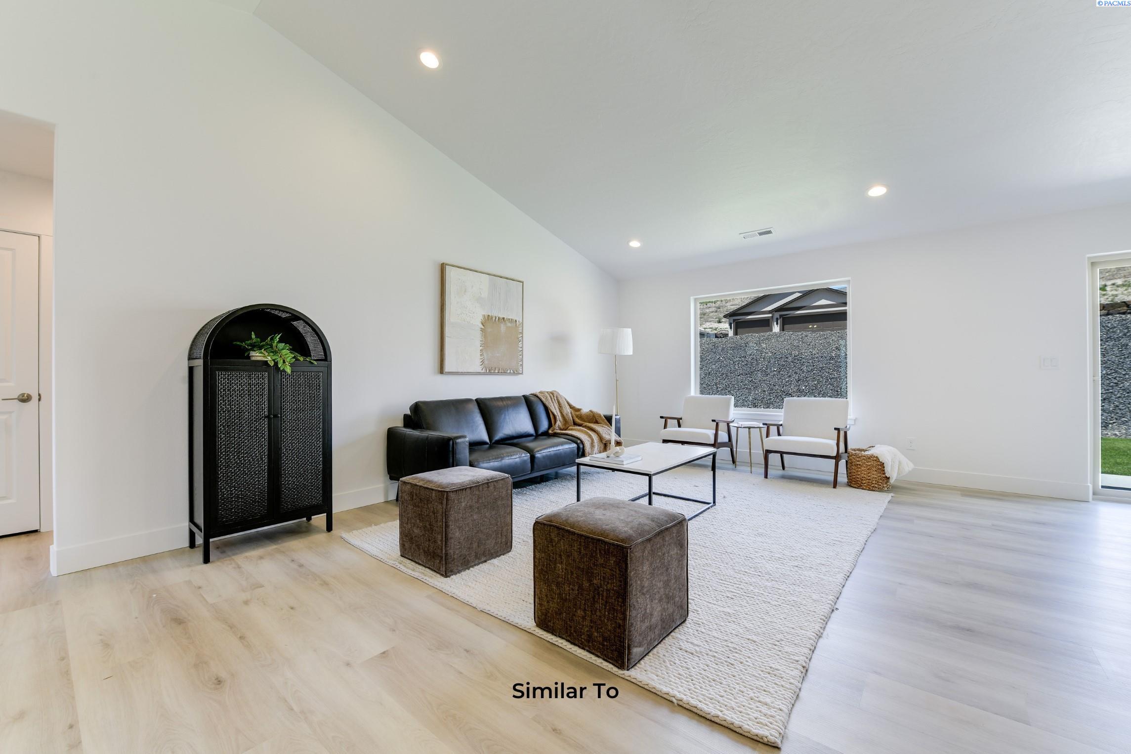 Photo 3 of Single family home for sale at 1614 Parkwood Ct, Grandview, WA 98930 | MLS# PAC294633 | Listing updated on 2026-10-13