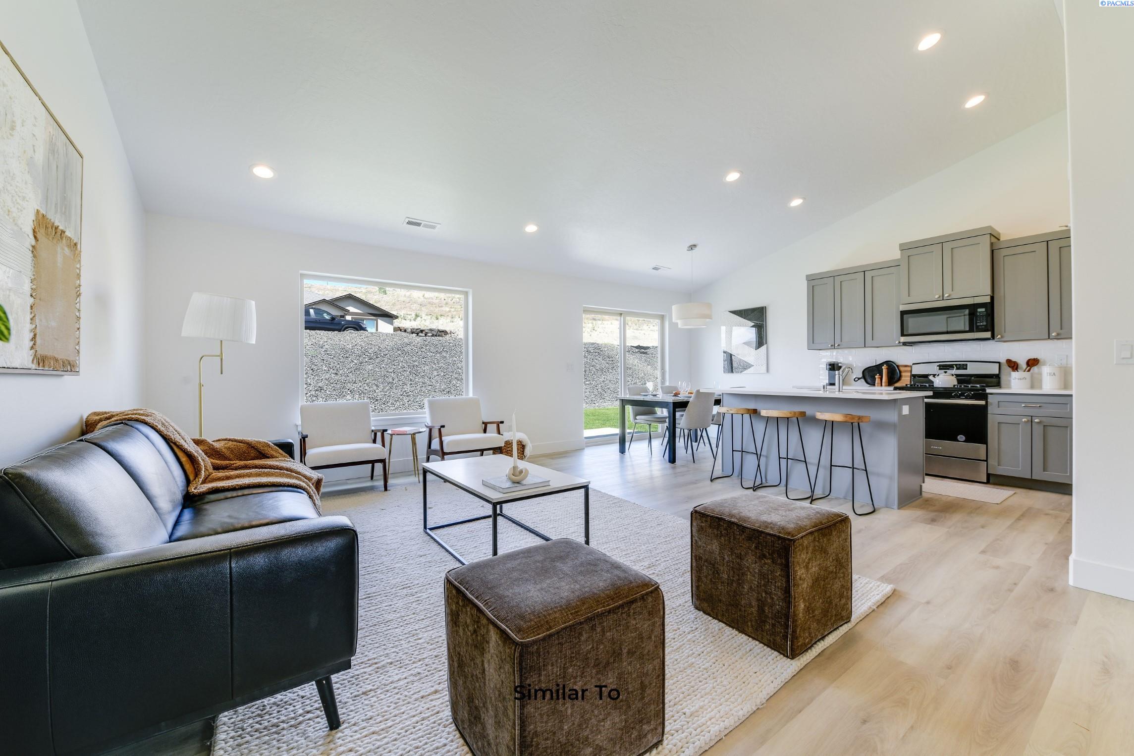 Photo 3 of Single family home for sale at 1614 Parkwood Ct, Grandview, WA 98930 | MLS# PAC294633 | Listing updated on 2026-10-13