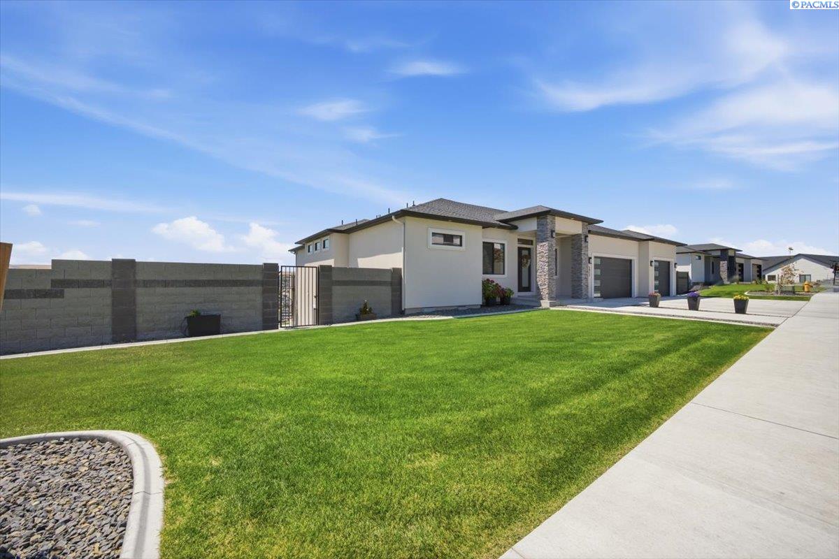 Photo 2 of Single family home for sale at 5917 West 28th, Kennewick, WA 99338 | MLS# PAC294644 | Listing updated on 2026-10-09
