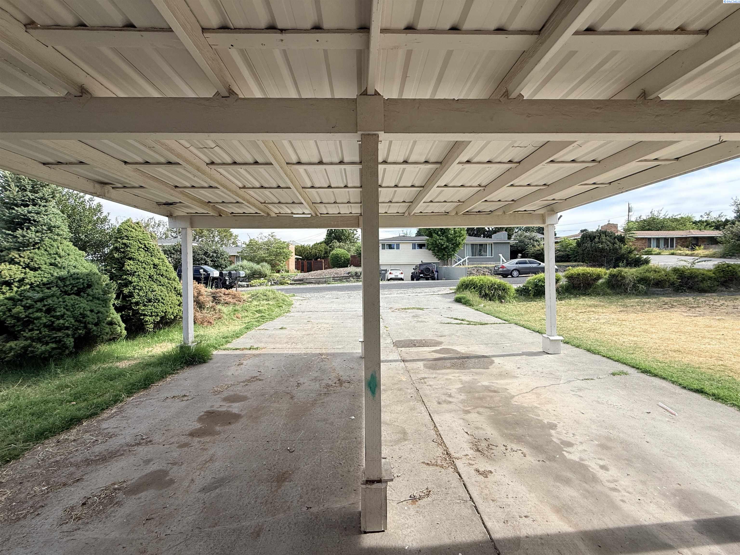 Photo 4 of Single family home for sale at 1814 W 11th Avenue, Kennewick, WA 99337 | MLS# PAC294659 | Listing updated on 2026-09-09