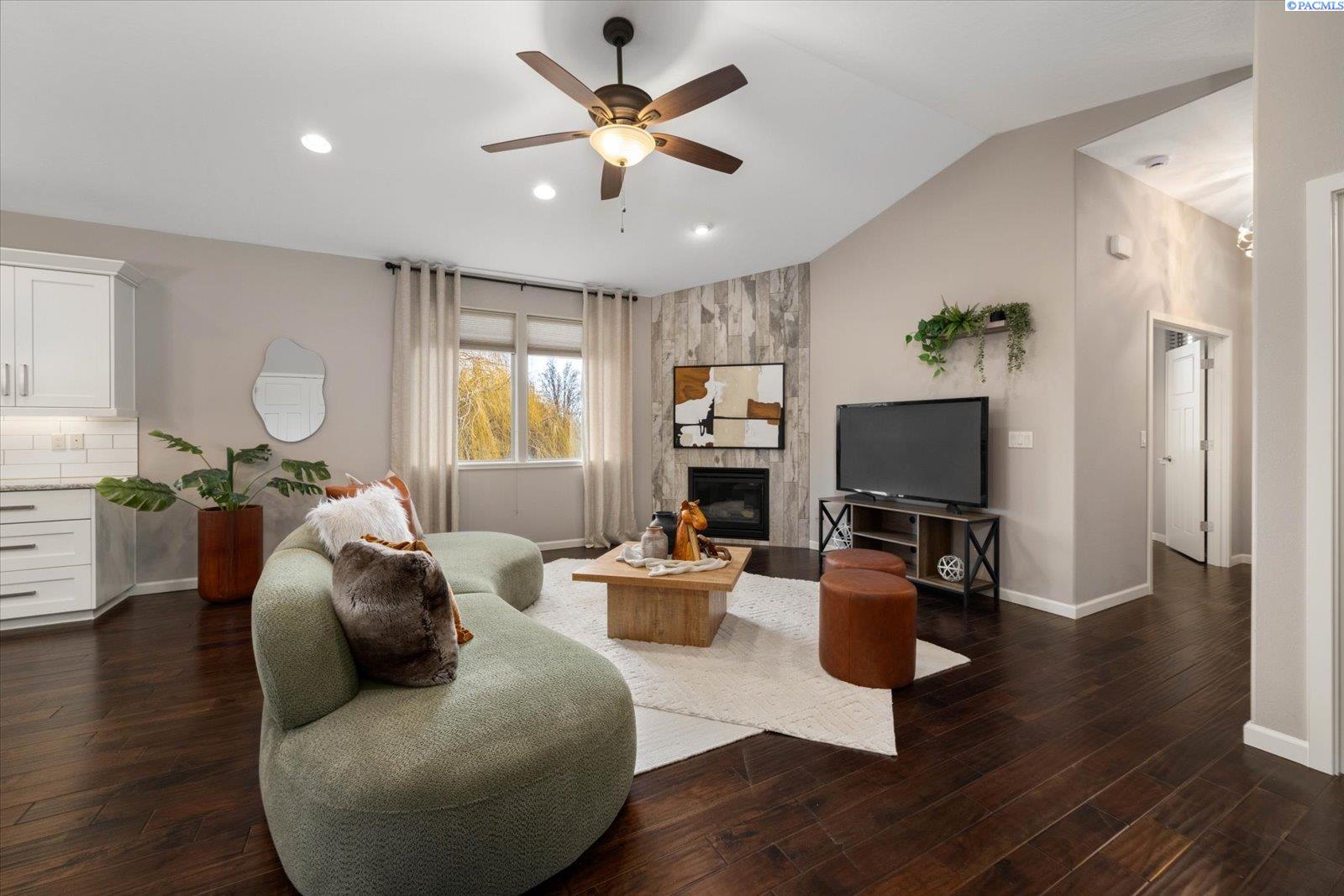Photo 3 of Condo for sale at 3121 W 30th Avenue, Kennewick, WA 99337 | MLS# PAC294701 | Listing updated on 2026-09-20