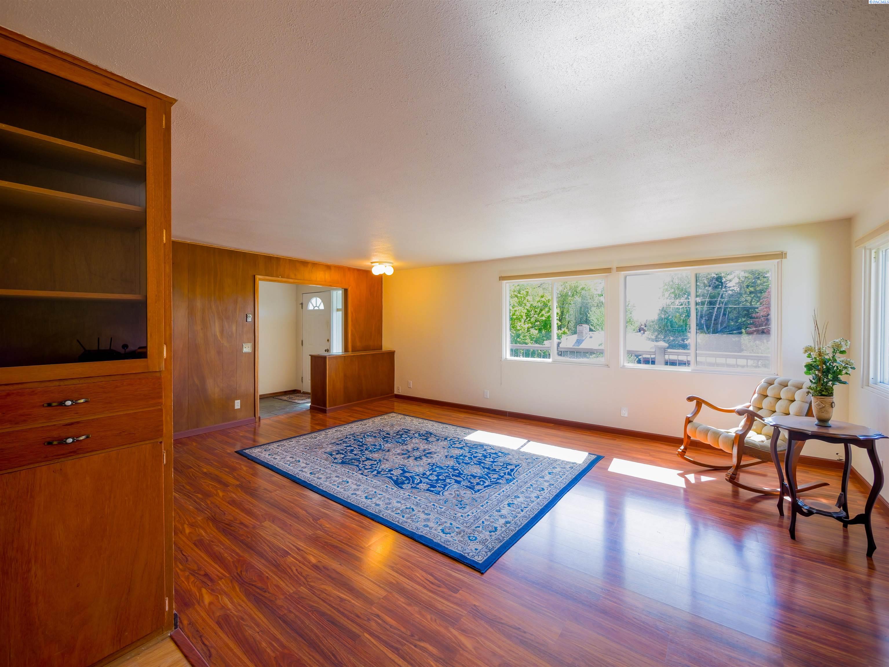 Photo 2 of Single family home for sale at 1205 Nw Clifford St, Pullman, WA 99163 | MLS# PAC294728 | Listing updated on 2026-09-29
