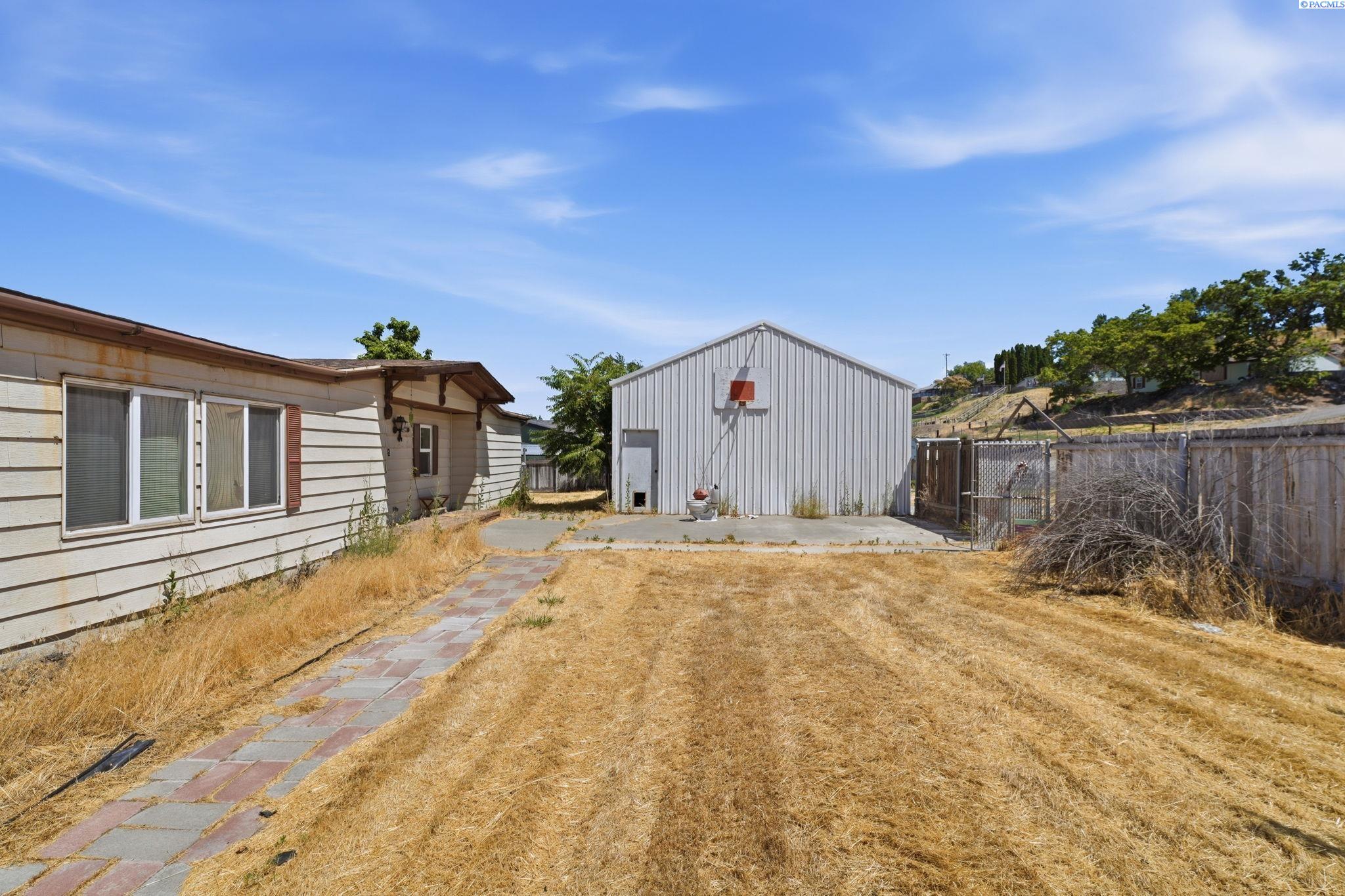 Photo 2 of Sale Pending at 273 Harbor Blvd, Burbank, WA 99323 | MLS# PAC294740 | Listing updated on 2026-09-22