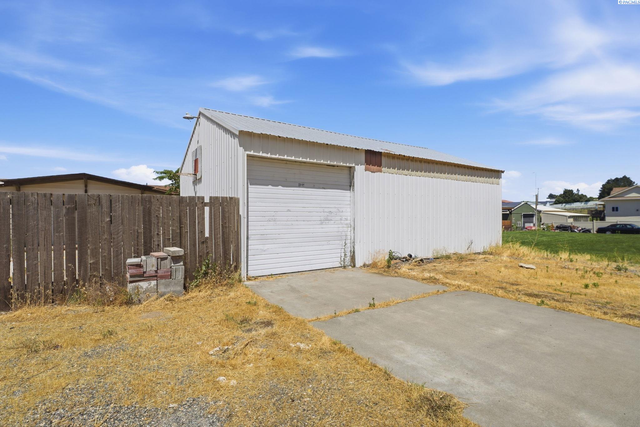 Photo 3 of Sale Pending at 273 Harbor Blvd, Burbank, WA 99323 | MLS# PAC294740 | Listing updated on 2026-09-22