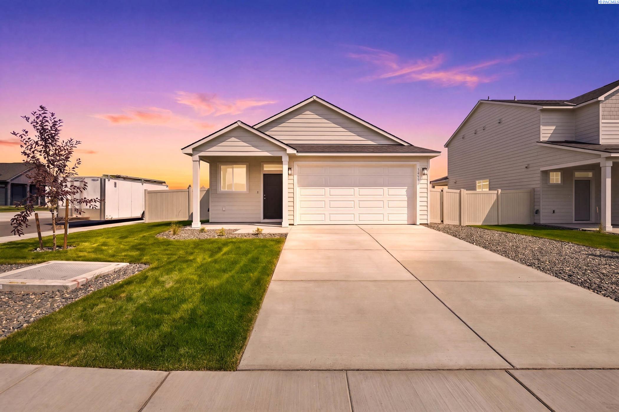 Photo 1 of Single family home for sale at 1422 Lena Ave, Benton City, WA 99320 | MLS# PAC294745 | Listing updated on 2026-10-04
