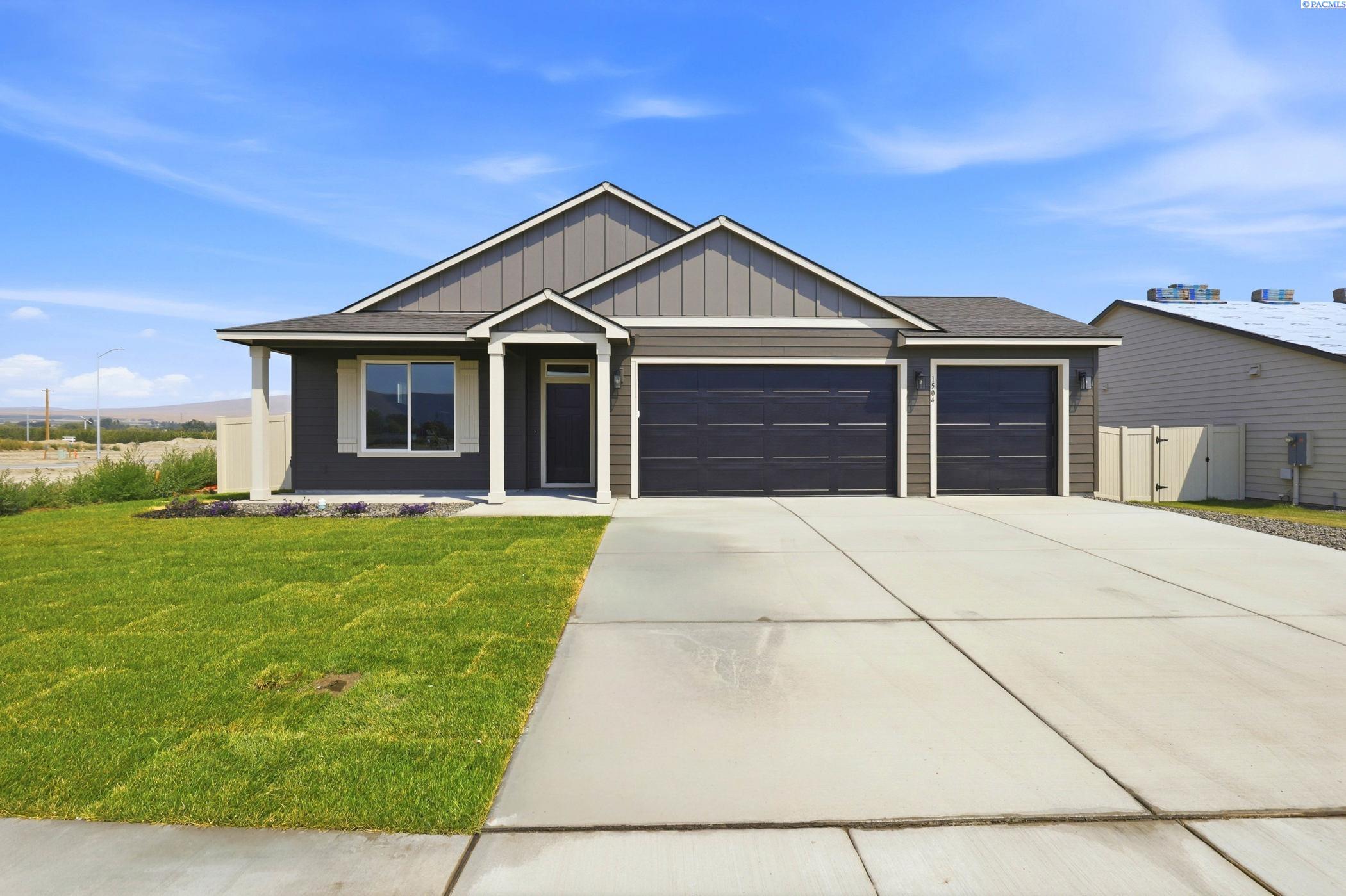 Photo 2 of Single family home for sale at 1504 W Williams Rd, Benton City, WA 99320 | MLS# PAC294747 | Listing updated on 2026-10-04