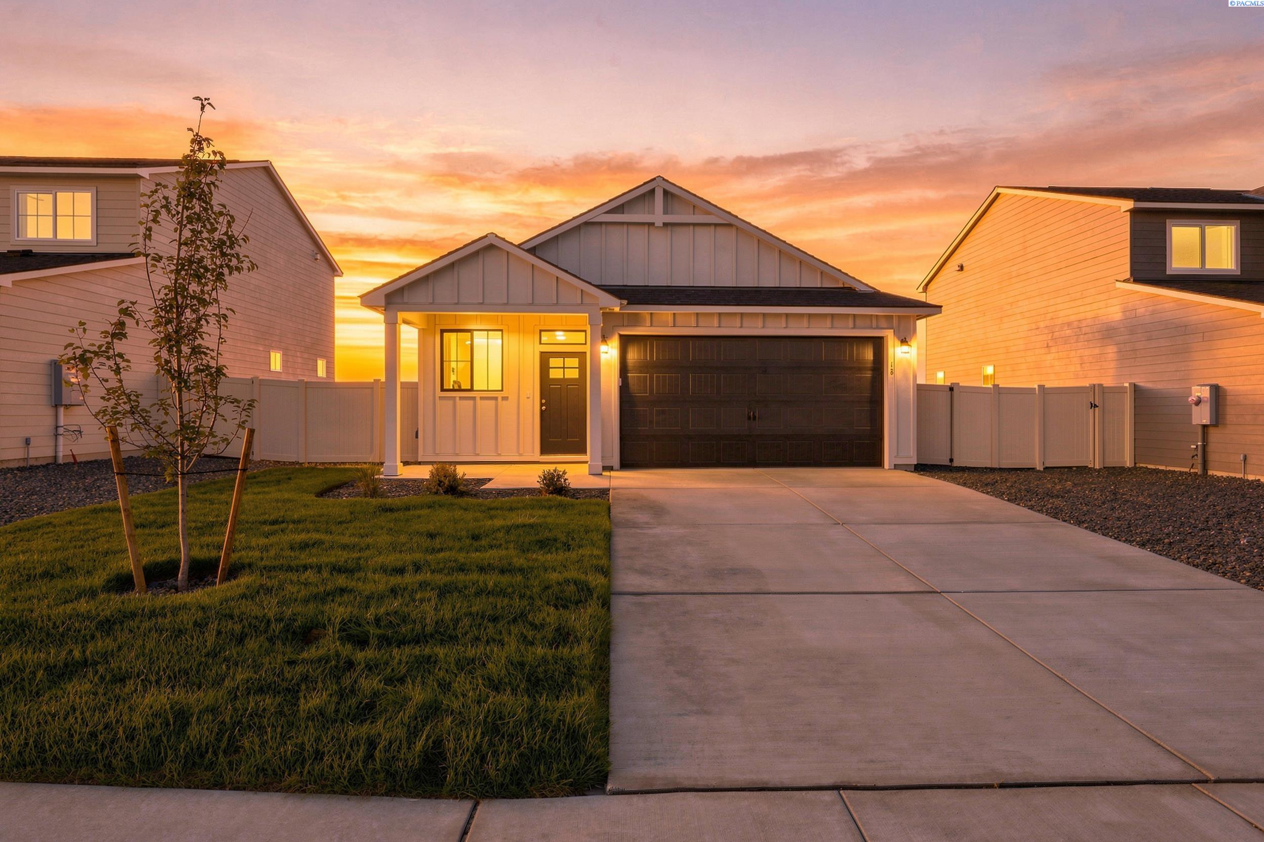 Single family home for sale at 1418 Lena Ave, Benton City, WA 99320 | MLS# PAC294748