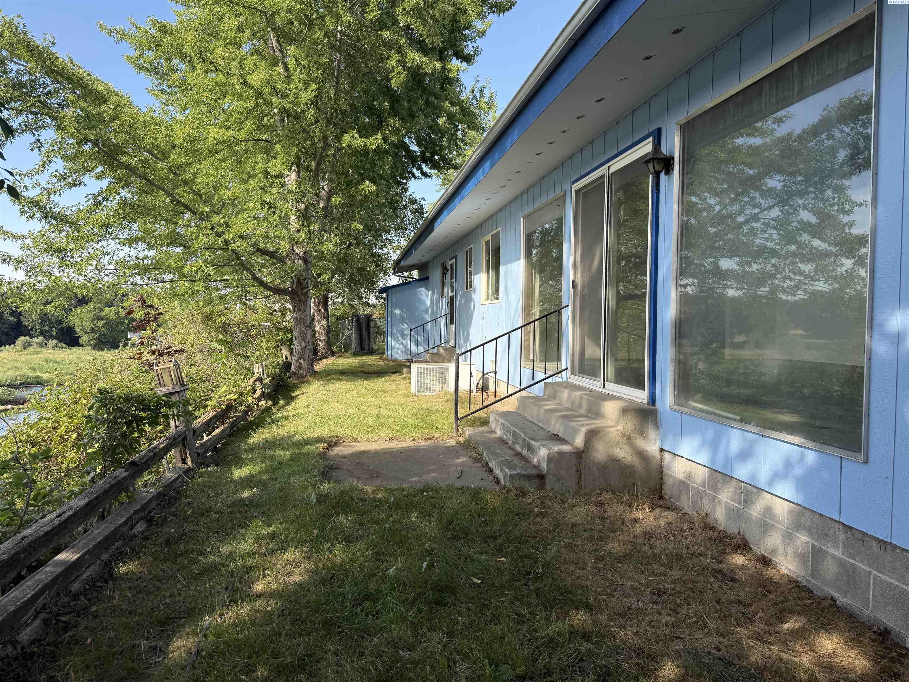 Photo 3 of Single family home for sale at 1425 Riverside Dr, Prosser, WA 99350 | MLS# PAC294779 | Listing updated on 2026-09-16