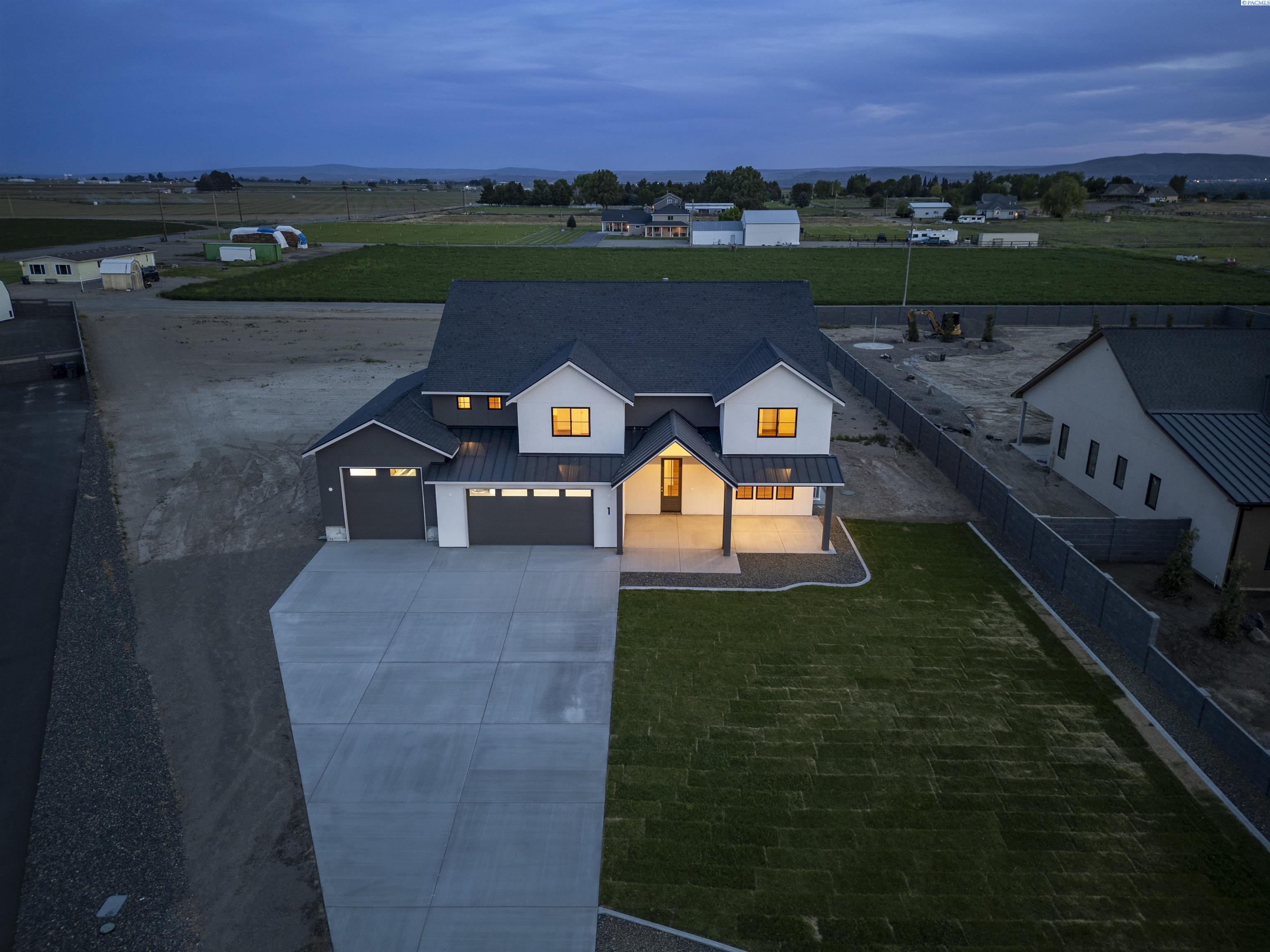 Photo 1 of Single family home for sale at 1 Lily Ln, Pasco, WA 99301 | MLS# PAC294813 | Listing updated on 2026-10-08