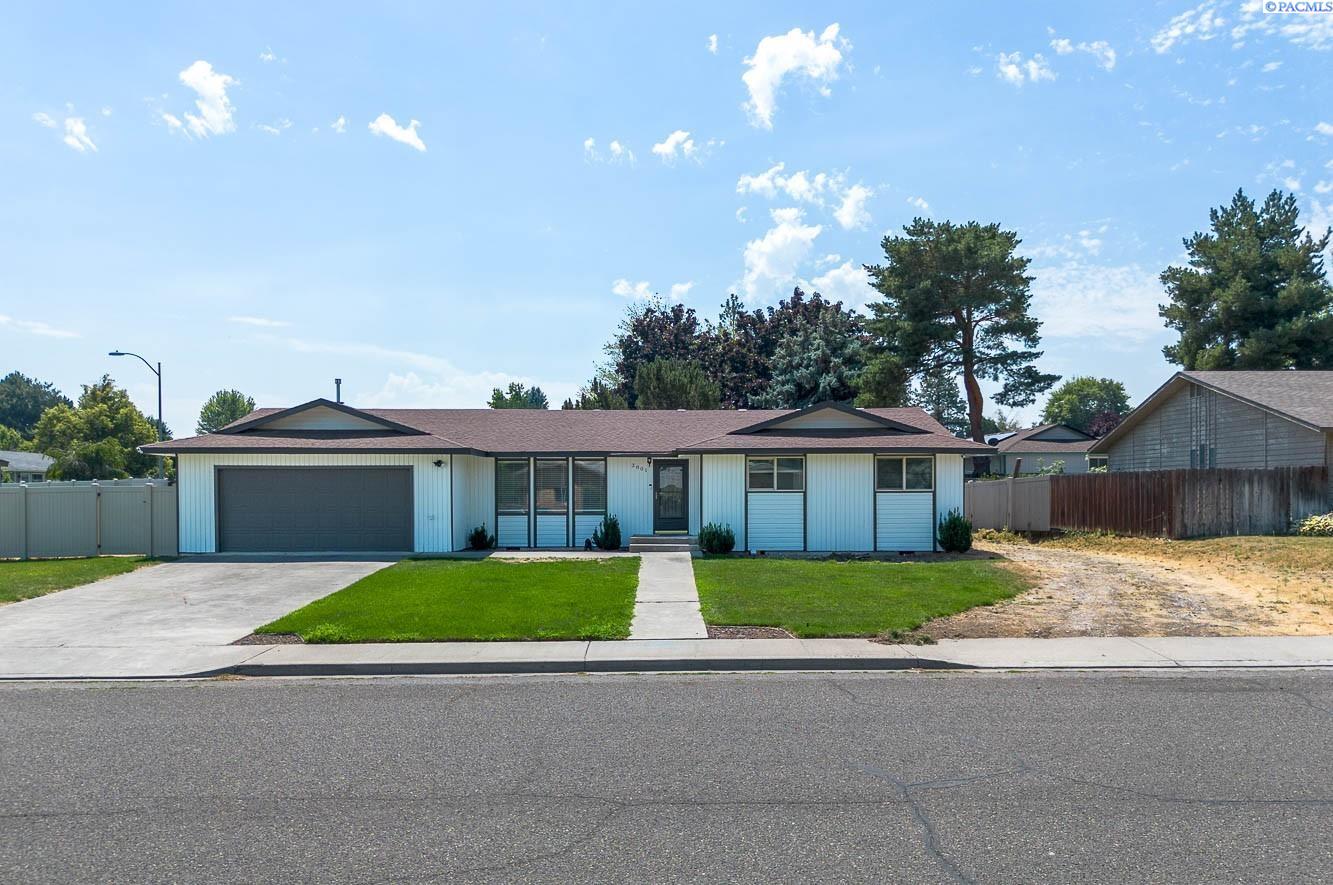 Photo 1 of Single family home for sale at 3801 W 17th Avenue, Kennewick, WA 99338 | MLS# PAC294829 | Listing updated on 2026-09-09
