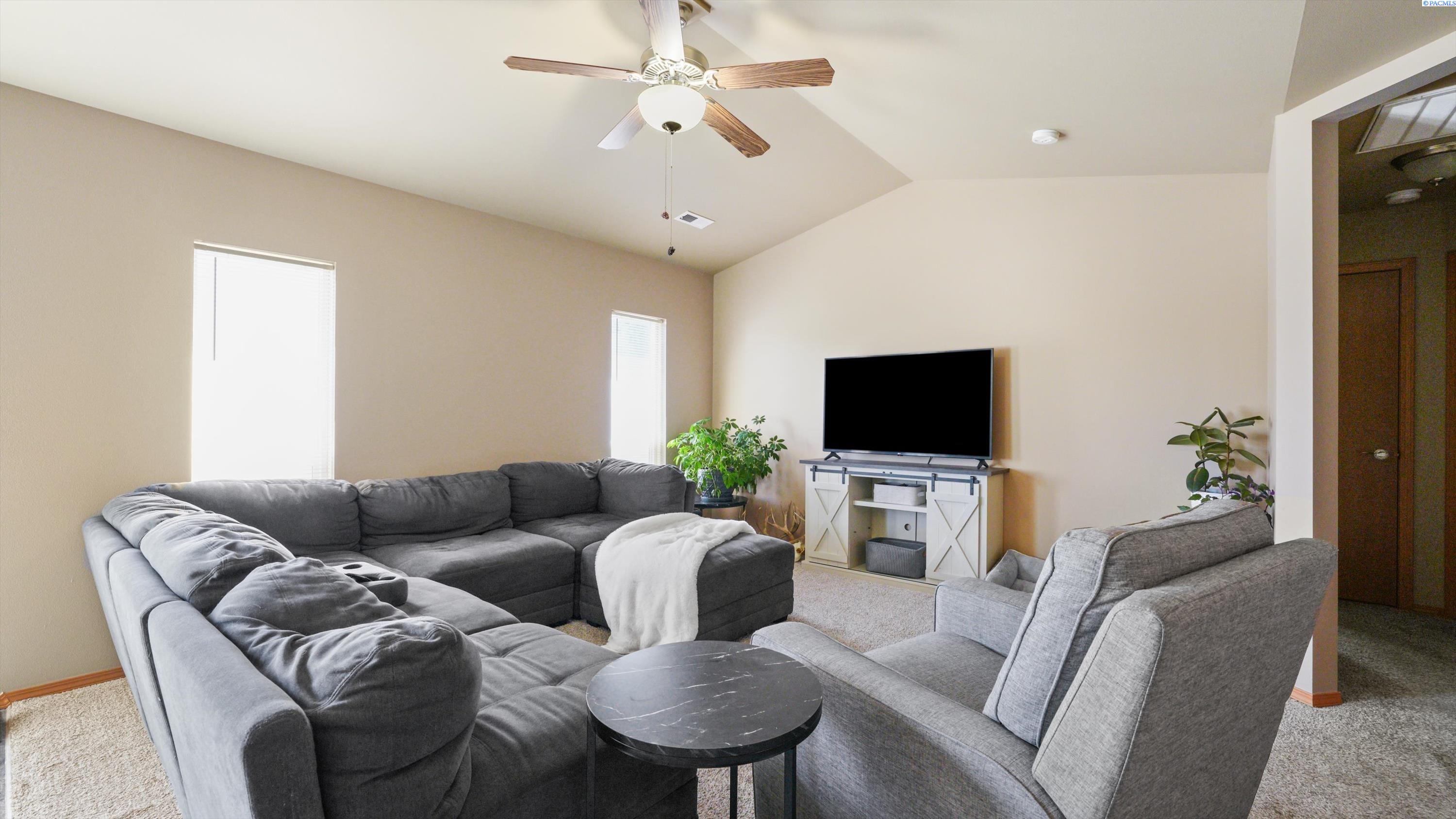 Photo 3 of Single family home for sale at 544 Cherokee St, Richland, WA 99352 | MLS# PAC294834 | Listing updated on 2026-09-16