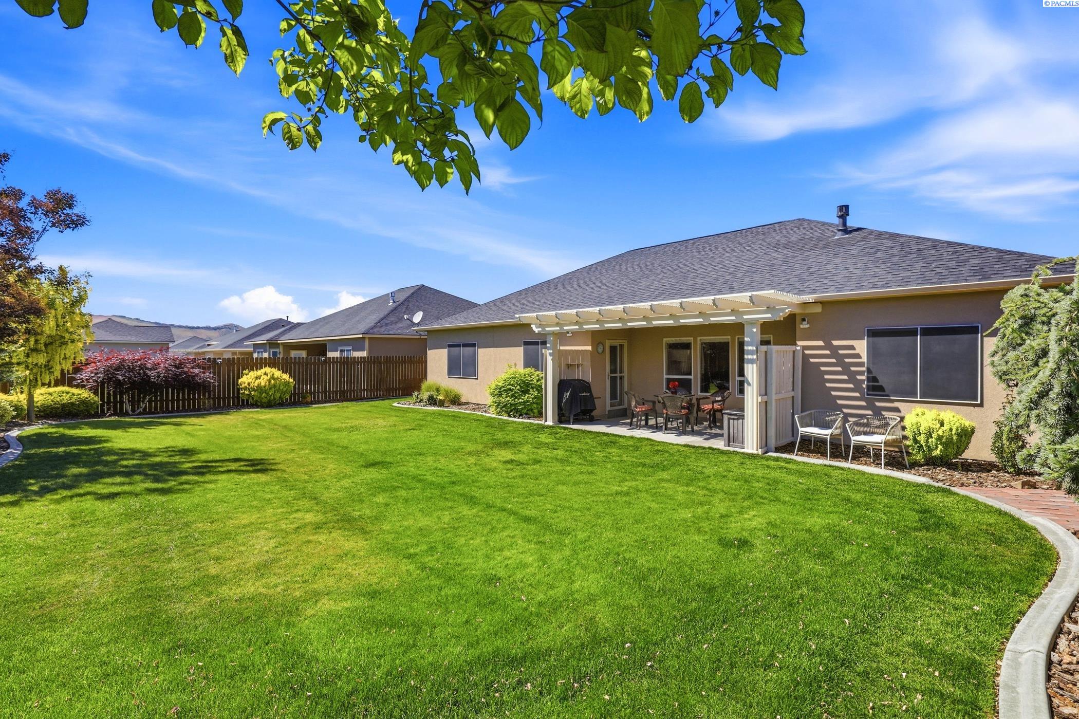 Photo 3 of Single family home for sale at 8801 W Clearwater Pl, Kennewick, WA 99336 | MLS# PAC294847 | Listing updated on 2026-09-30