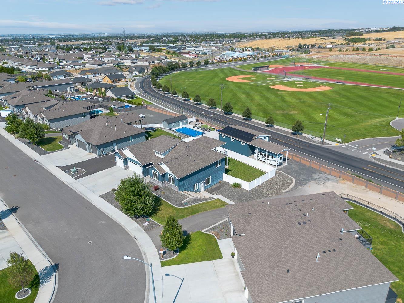 Photo 2 of Single family home for sale at 1725 S Currant St, Kennewick, WA 99338 | MLS# PAC294894 | Listing updated on 2026-09-18