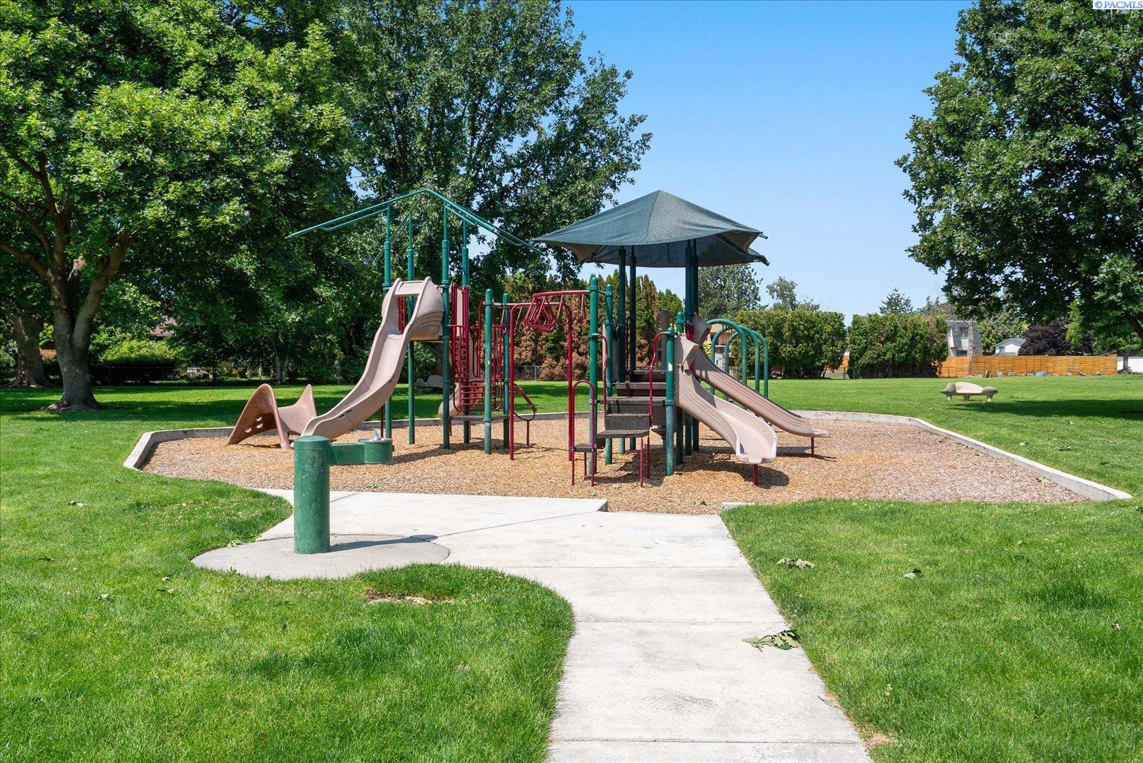 Photo 4 of Sale Pending at 1948 Mahan Ave, Richland, WA 99354 | MLS# PAC294917 | Listing updated on 2026-09-29
