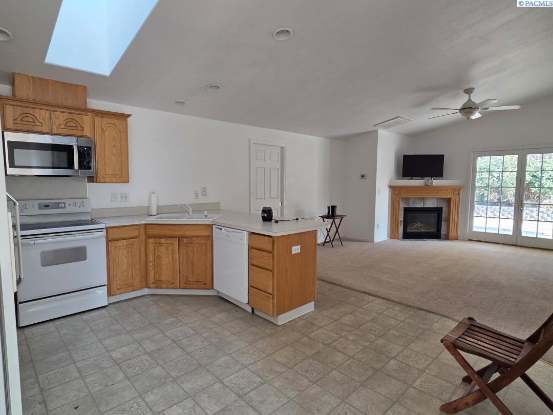 Photo 3 of Single family home for sale at 6503 Gehrig Dr, Pasco, WA 99301 | MLS# PAC294928 | Listing updated on 2026-10-13