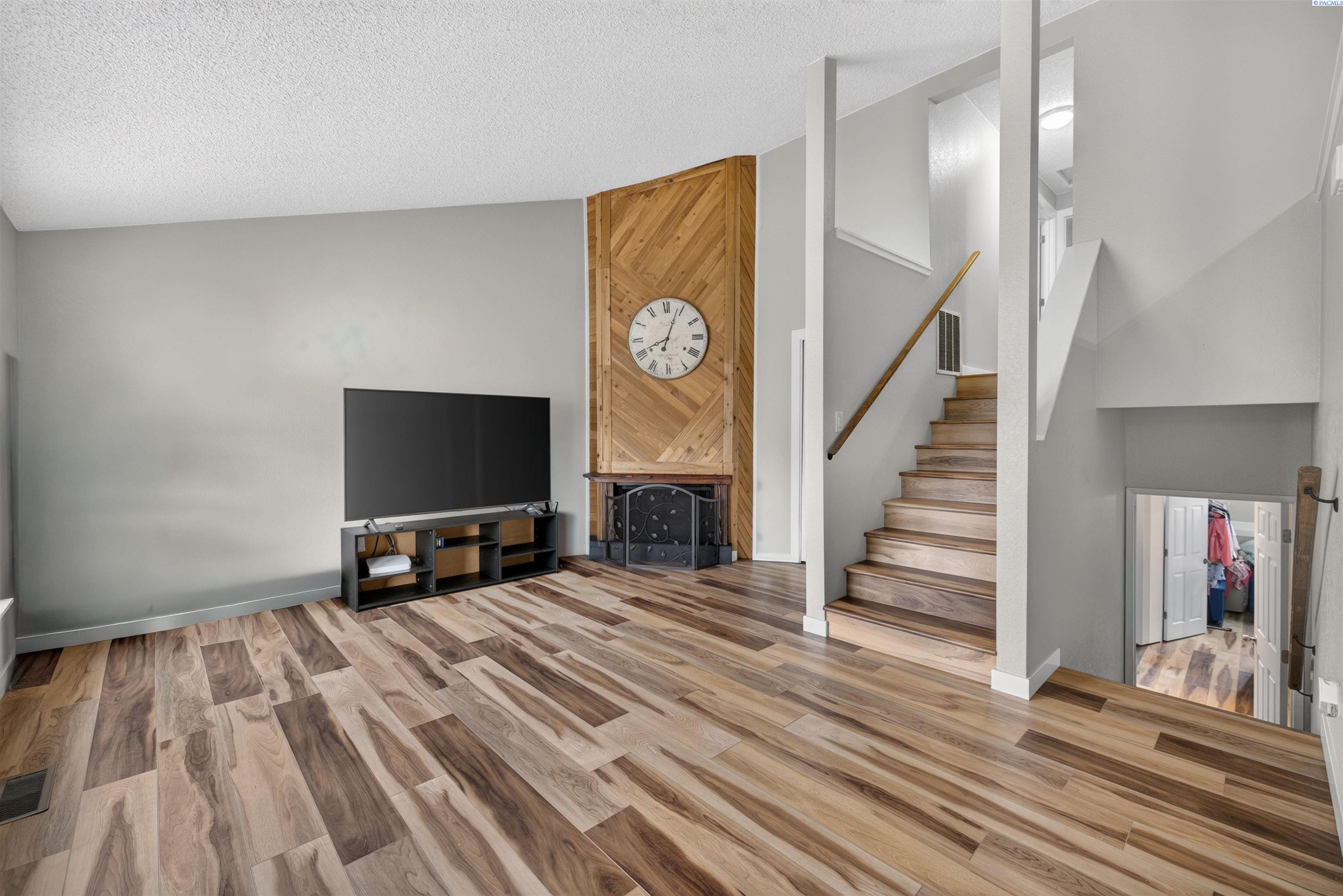 Photo 2 of Single family home for sale at 717 S Fir St, Kennewick, WA 99336 | MLS# PAC294965 | Listing updated on 2026-09-02