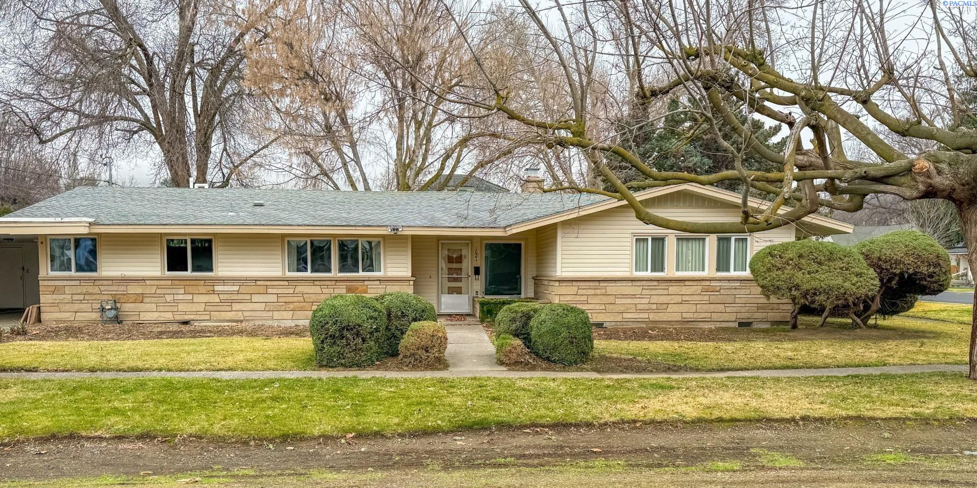 Photo 1 of Single family home for sale at 1021 Prosser Ave, Prosser, WA 99350 | MLS# PAC294978 | Listing updated on 2026-08-26