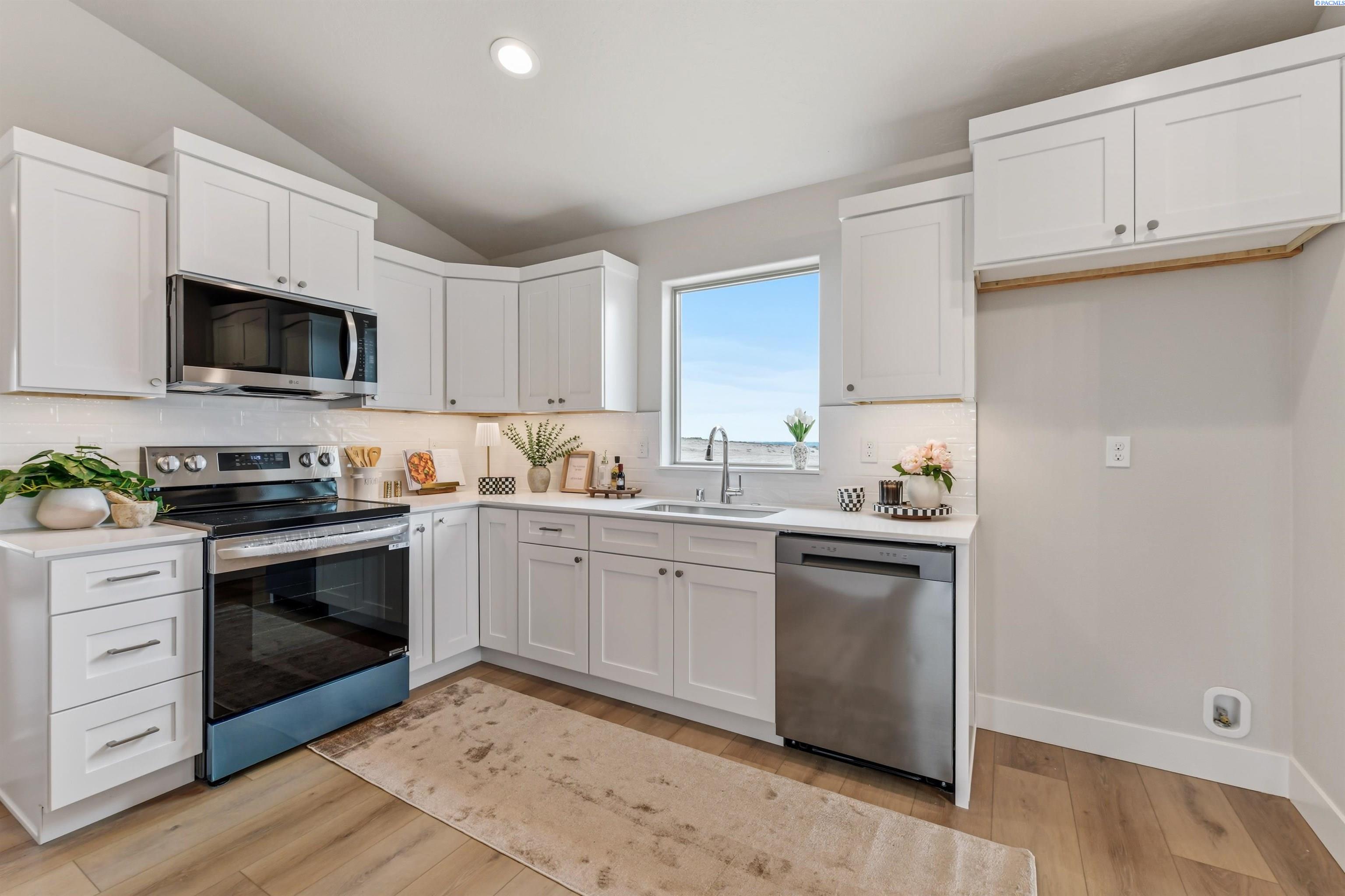 Photo 4 of Single family home for sale at 703 Honeylicious St, Richland, WA 99352 | MLS# PAC295031 | Listing updated on 2026-09-26