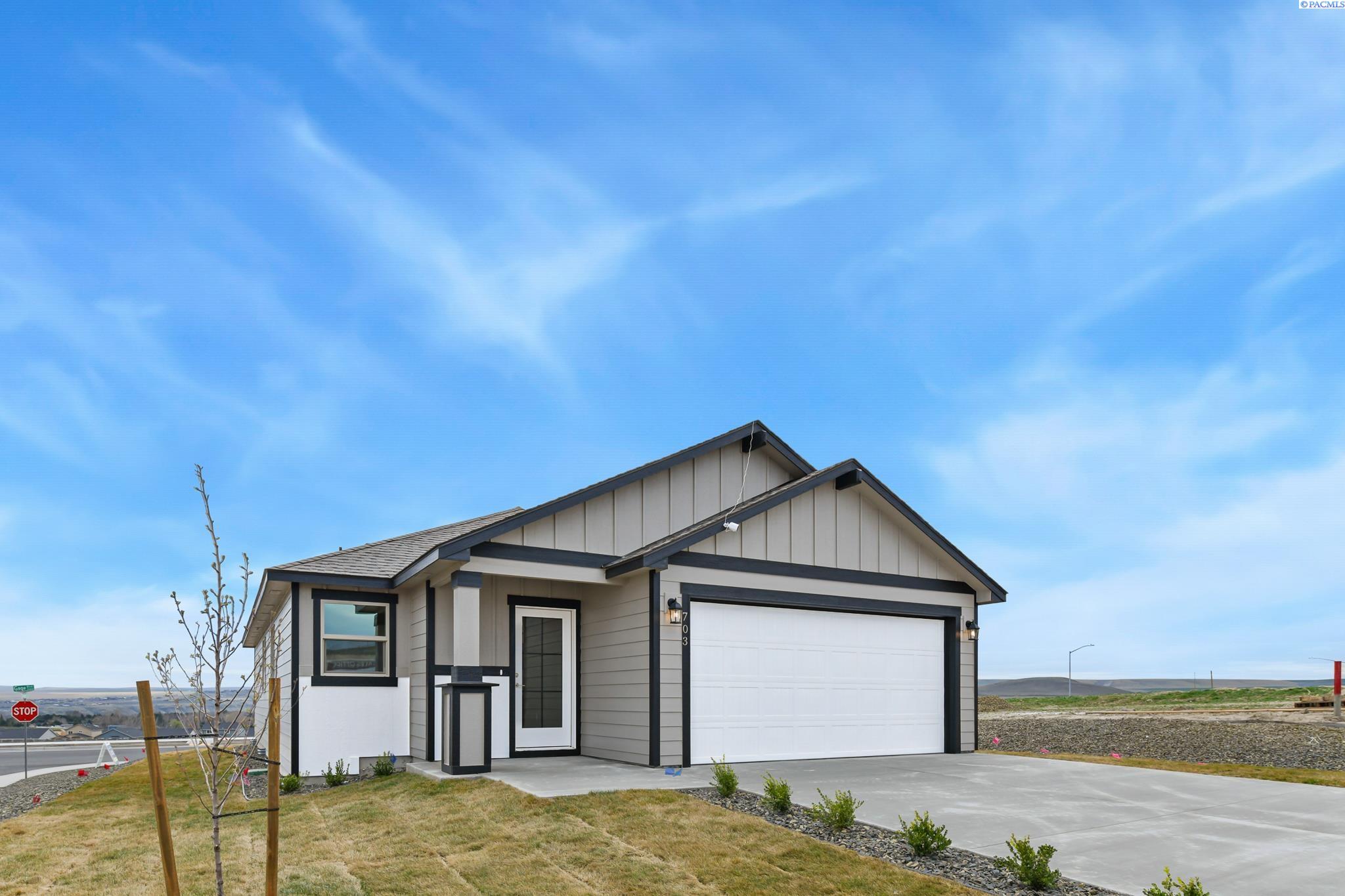 Photo 2 of Single family home for sale at 703 Honeylicious St, Richland, WA 99352 | MLS# PAC295031 | Listing updated on 2026-09-26