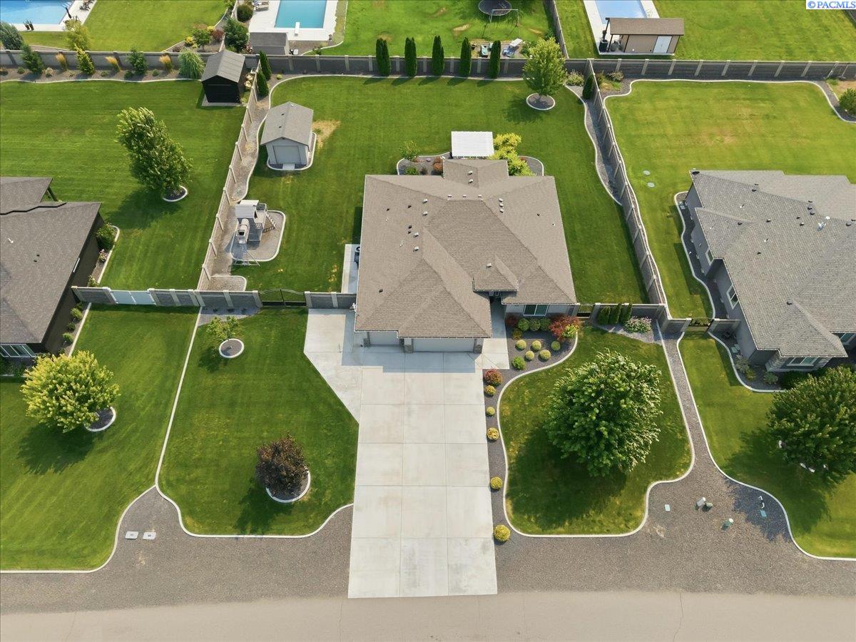 Photo 4 of Single family home for sale at 11414 Easton Dr, Pasco, WA 99301 | MLS# PAC295036 | Listing updated on 2026-10-11
