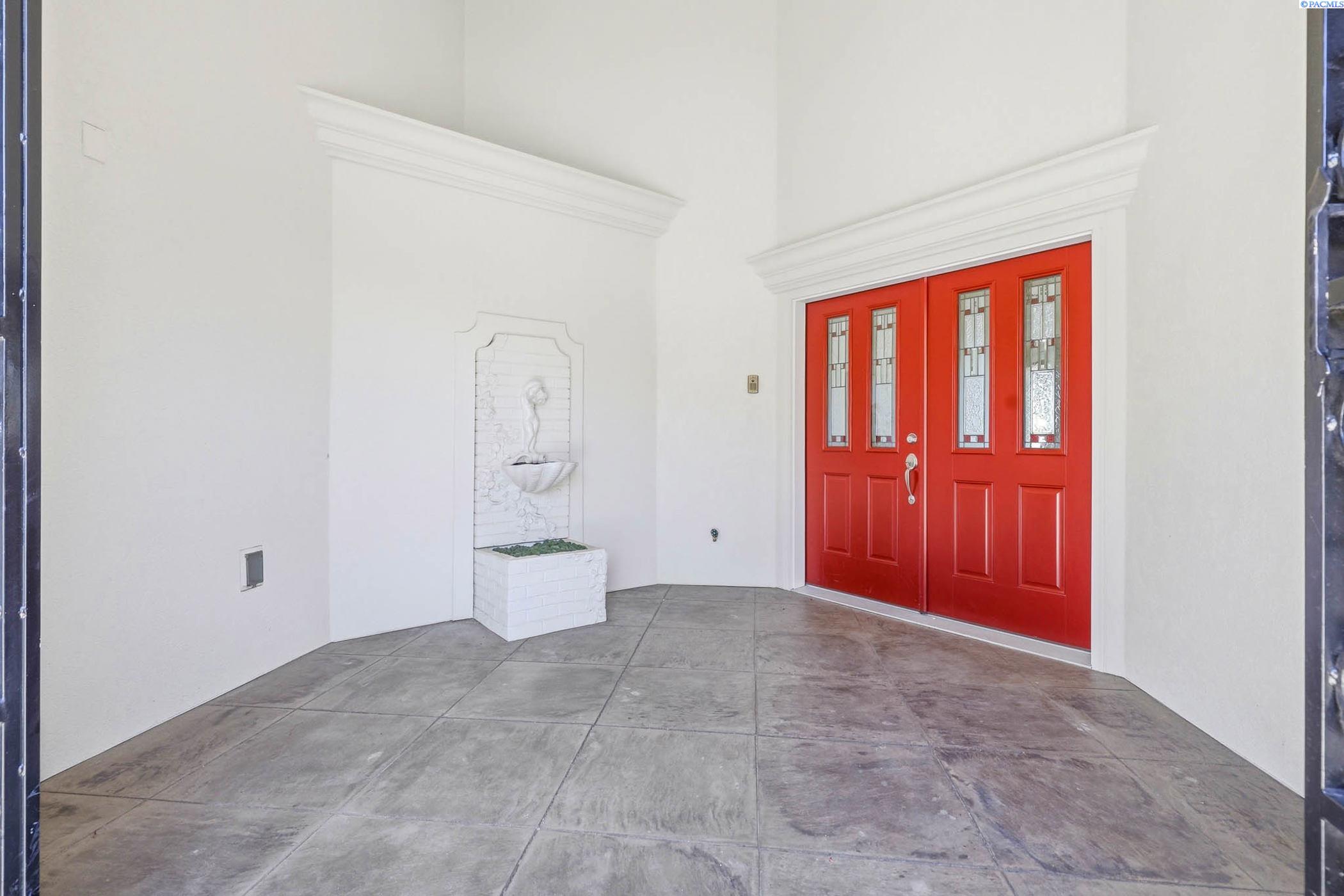 Photo 3 of Single family home for sale at 1294 White Blfs St, Richland, WA 99352 | MLS# PAC295037 | Listing updated on 2026-10-08