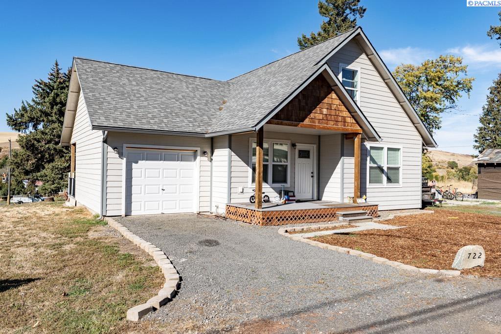 Single family home for sale at 722 S Brockway, Rosalia, WA 99170 | MLS# PAC295043