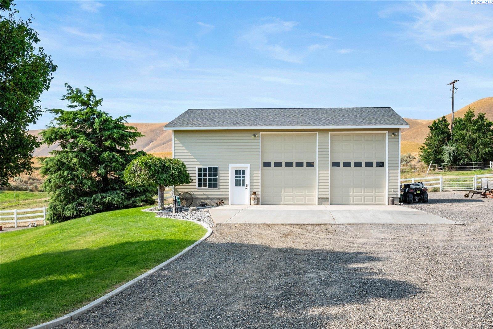 Photo 4 of Single family home for sale at 19624 N Webber Cyn Rd, Benton City, WA 99320 | MLS# PAC295064 | Listing updated on 2026-10-10