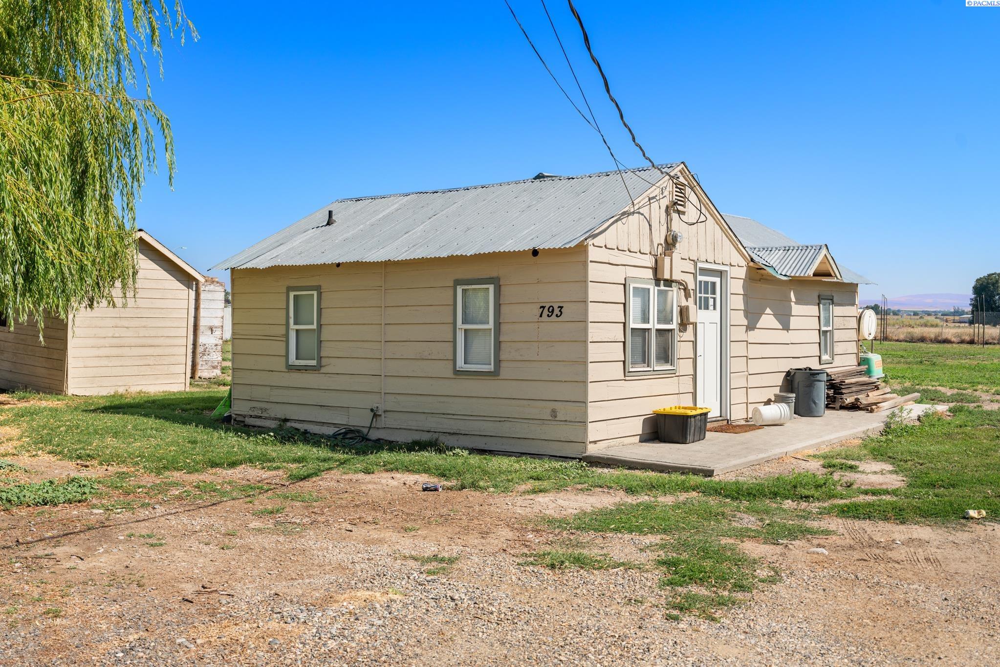 Photo 1 of Single family home for sale at 795 W Wine Country Rd, Prosser, WA 99350 | MLS# PAC295069 | Listing updated on 2026-10-03