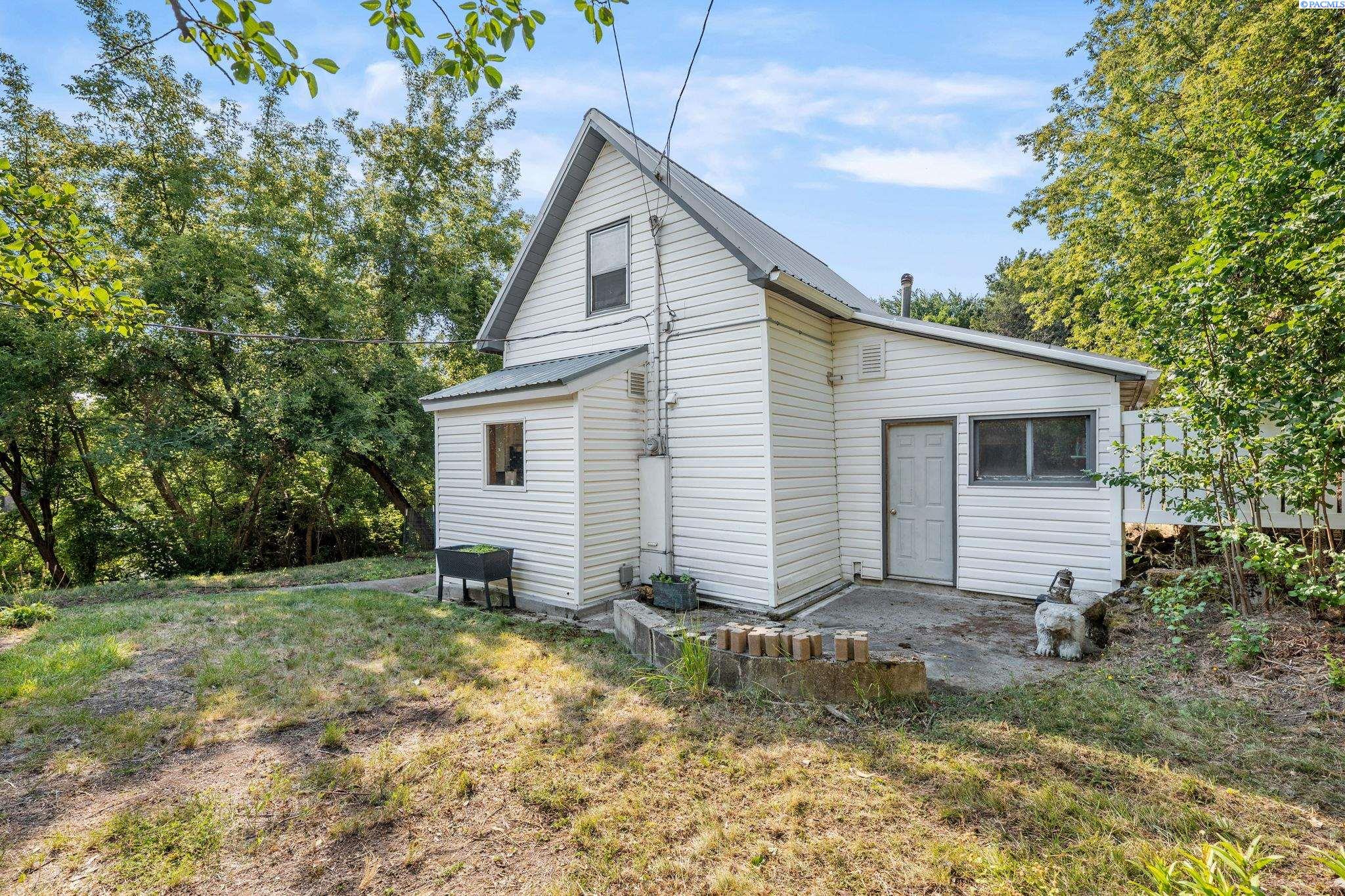 Photo 2 of Sale Pending at 811 Almota Rd, Colfax, WA 99111 | MLS# PAC295095 | Listing updated on 2026-09-24