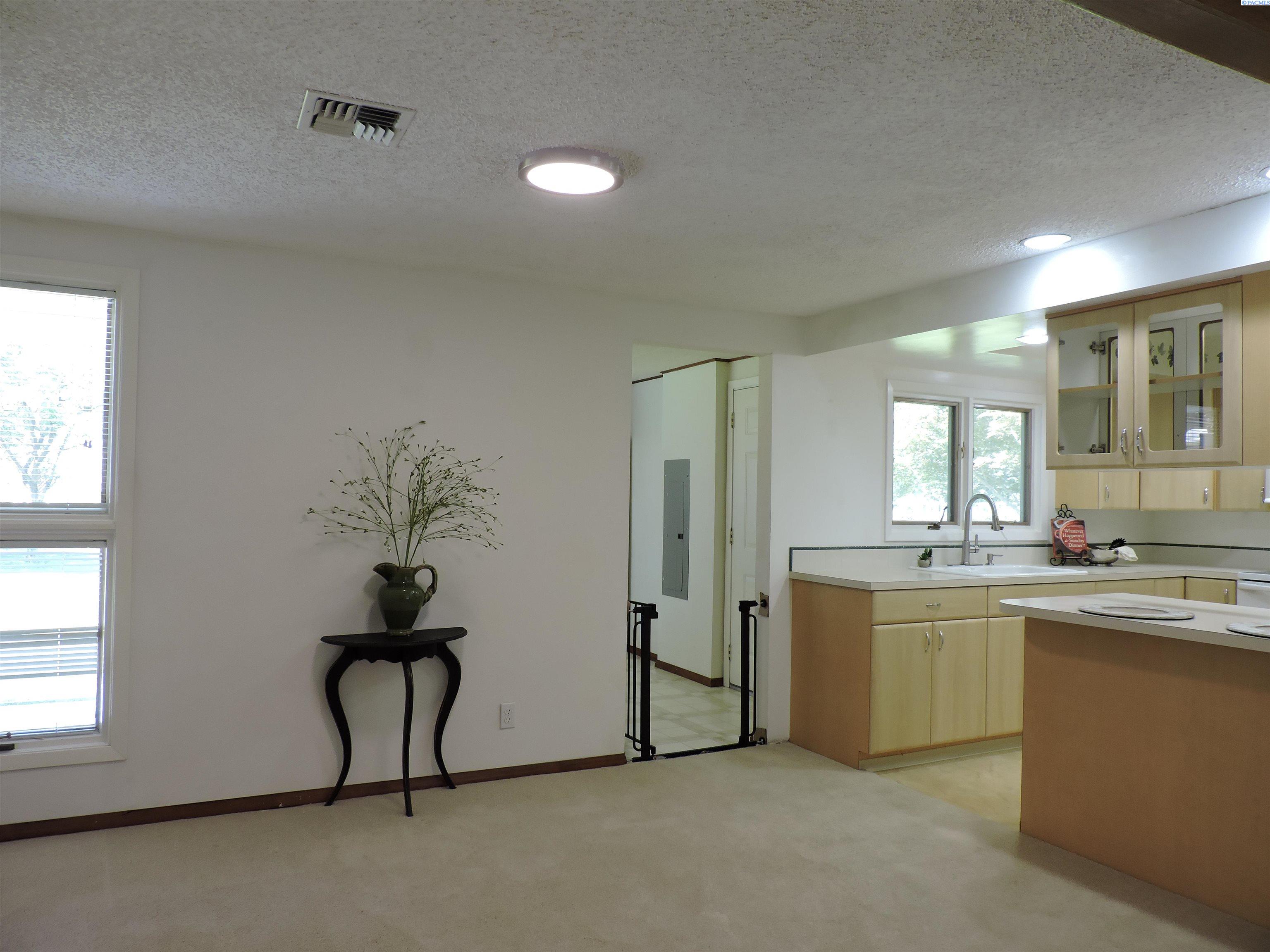 Photo 4 of Single family home for sale at 1515 Cottonwood Dr, Richland, WA 99354 | MLS# PAC295136 | Listing updated on 2026-09-30