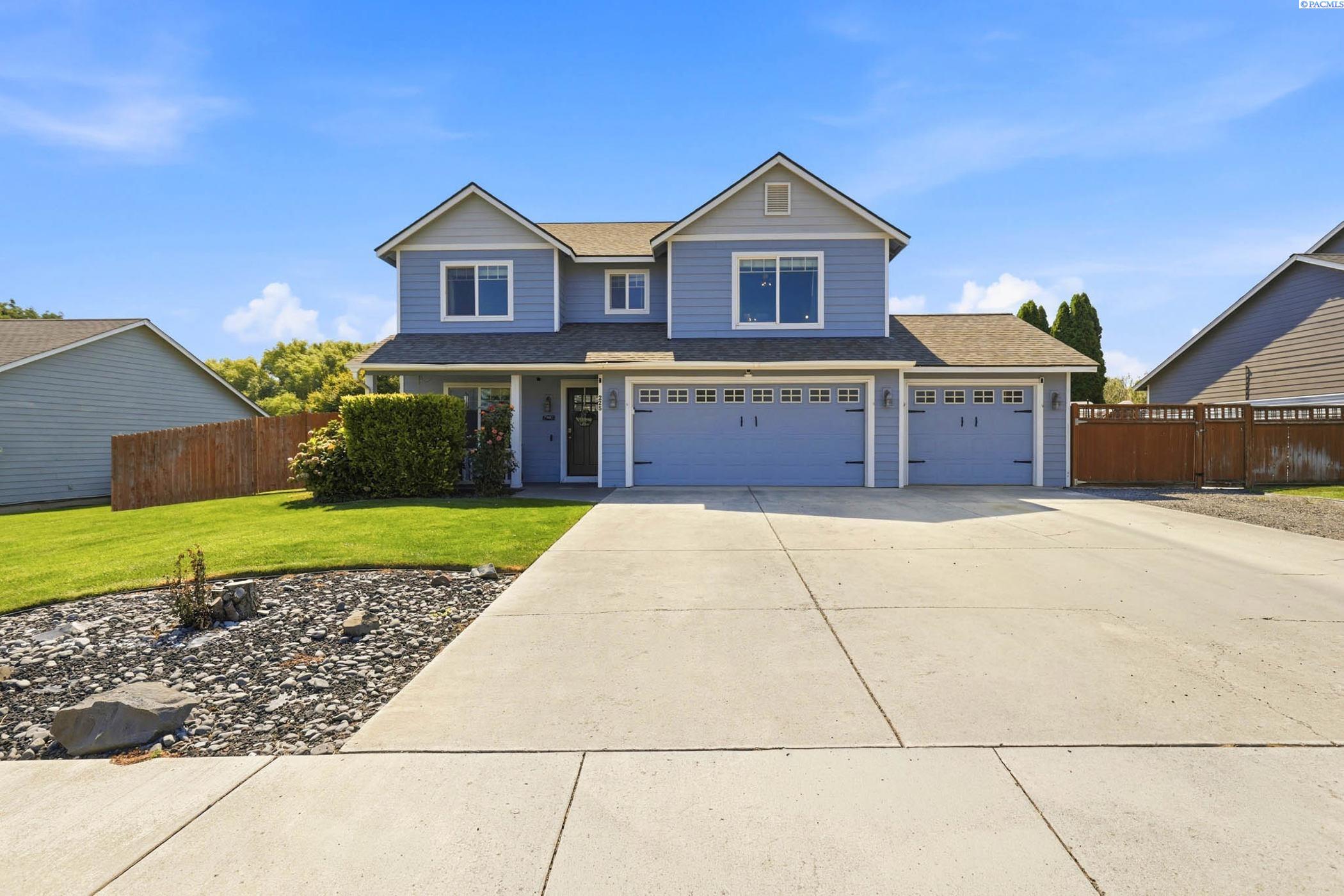 Photo 2 of Single family home for sale at 225 W 53rd Avenue, Kennewick, WA 99337 | MLS# PAC295157 | Listing updated on 2026-09-23