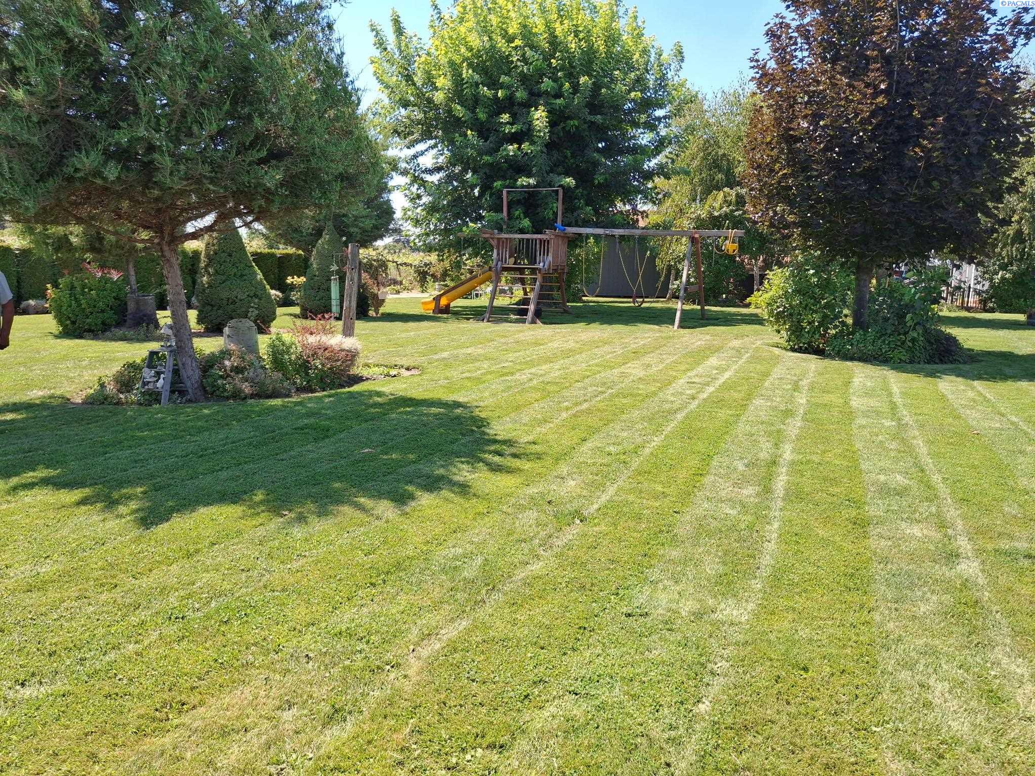 Photo 3 of Single family home for sale at 400 Dayton Rd, Grandview, WA 98930 | MLS# PAC295169 | Listing updated on 2026-08-13